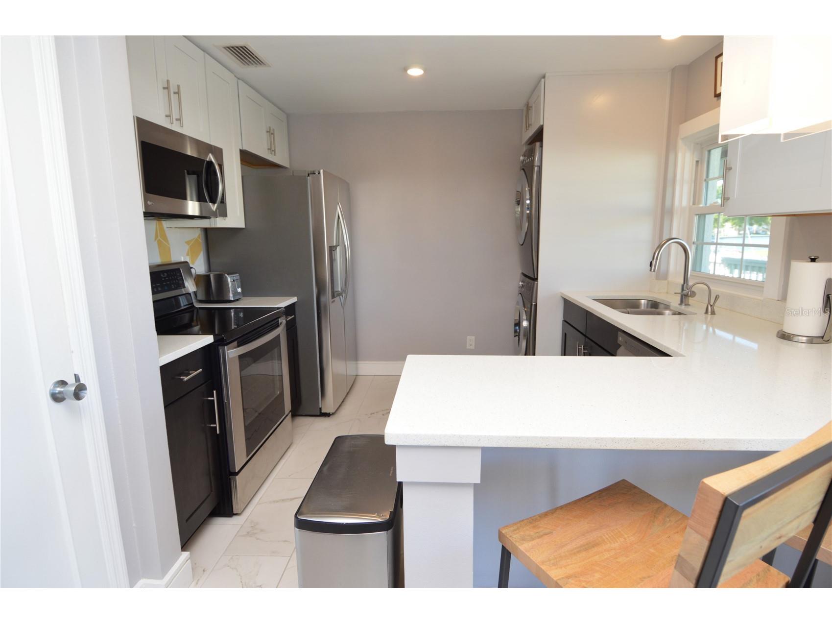 5245 Coquina Key Drive SE #D Saint Petersburg FL 33705 TB8479406 image9