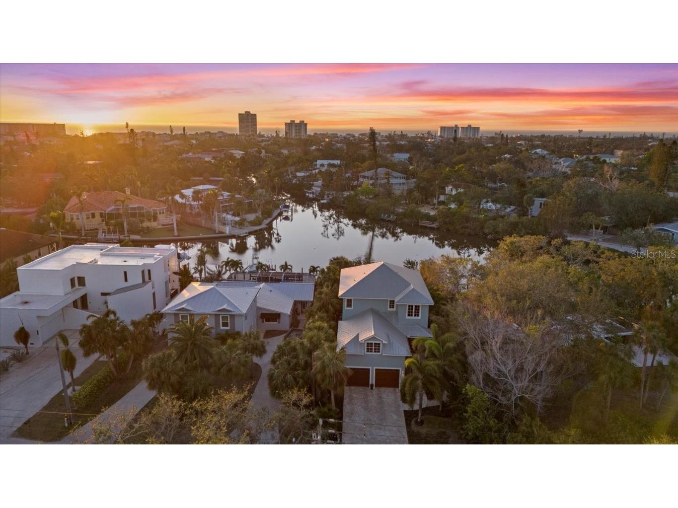 5246 Avenida Del Mare Sarasota FL 34242 - GRAND CANAL A4668272 image2