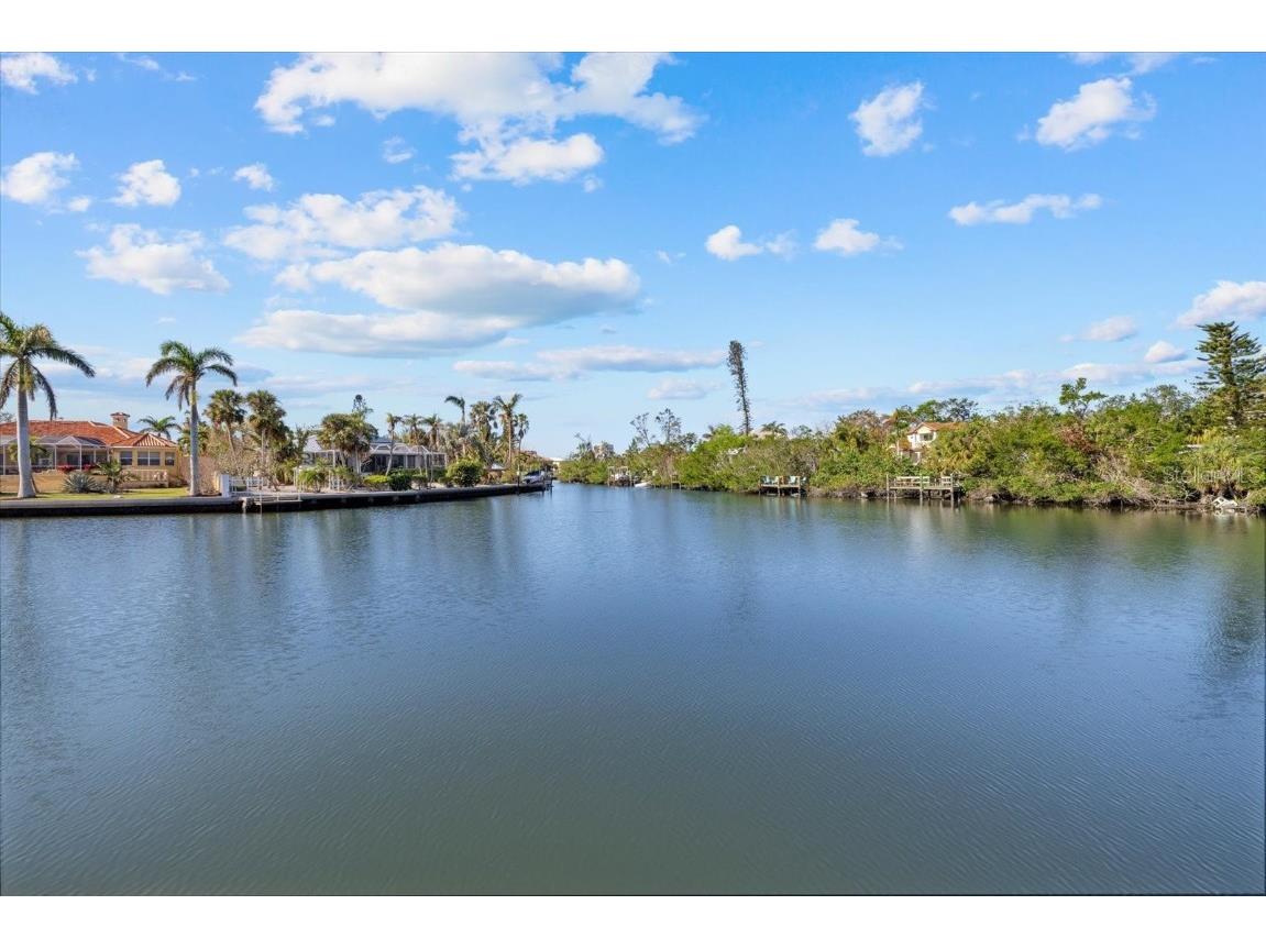 5246 Avenida Del Mare Sarasota FL 34242 - GRAND CANAL A4668272 image21