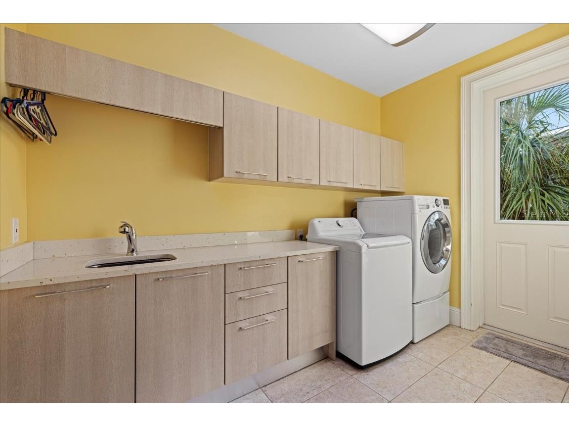 5246 Avenida Del Mare Sarasota FL 34242 - GRAND CANAL A4668272 image27