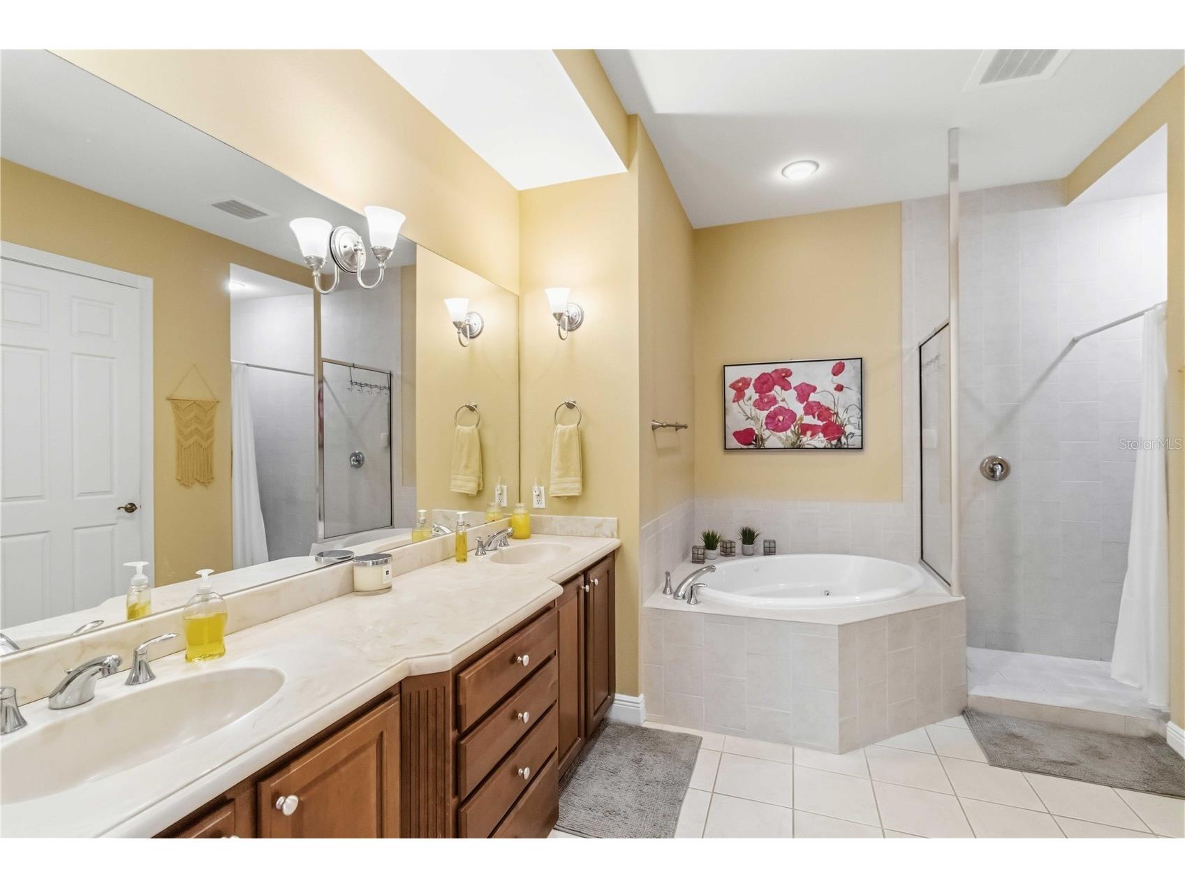 5246 Manorwood Drive #4C Sarasota FL 34235 A4688263 image12