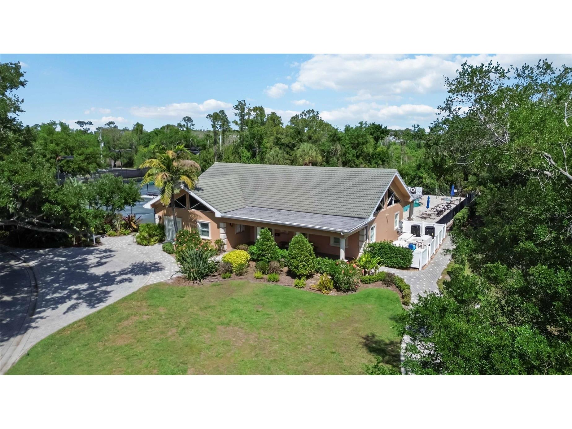 5246 Manorwood Drive #4C Sarasota FL 34235 A4688263 image25