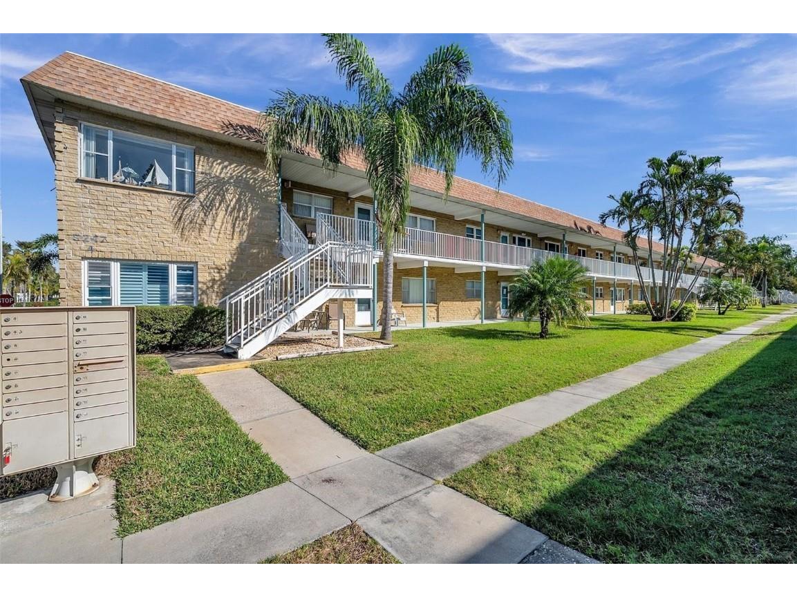 5247 81st Street N #18 Saint Petersburg FL 33709 U8209143 image1