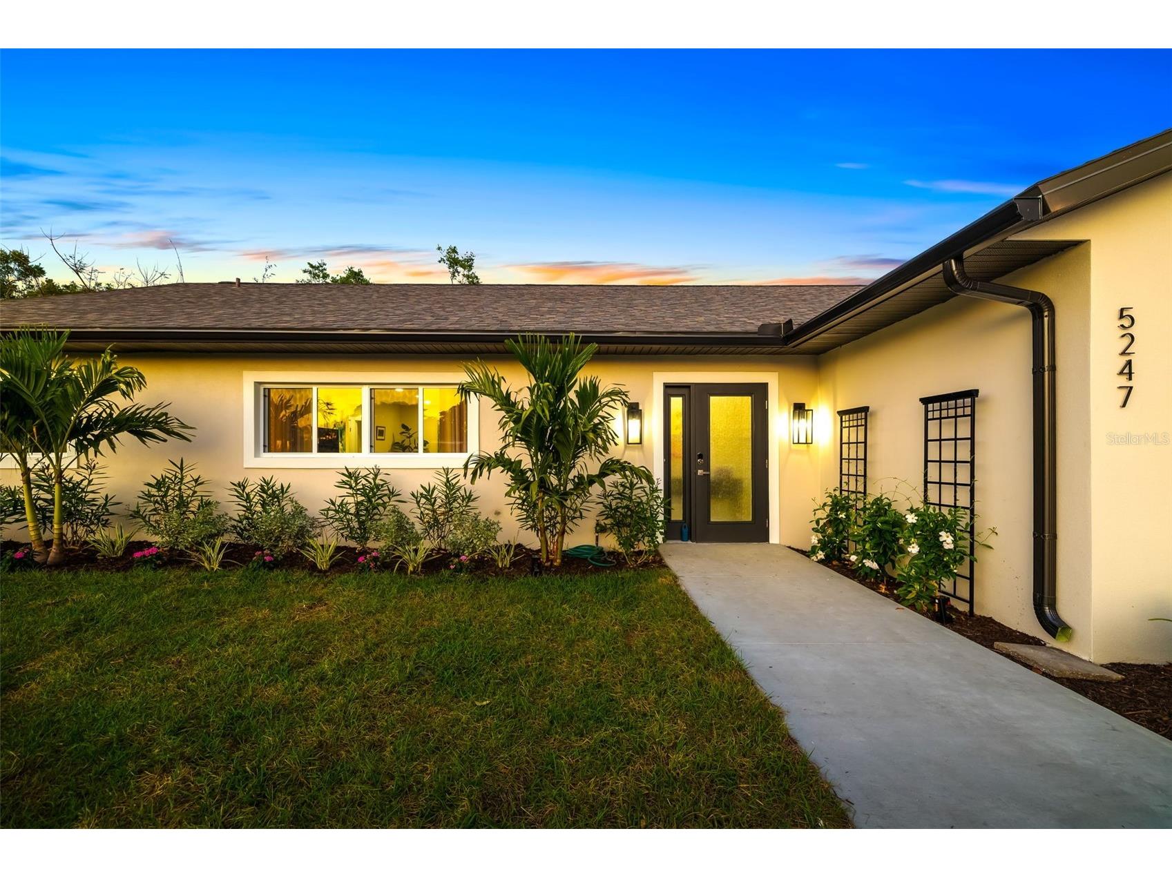 5247 Carmilfra Drive Sarasota FL 34231 - PHILLIPPI CREEK A4678319 image1