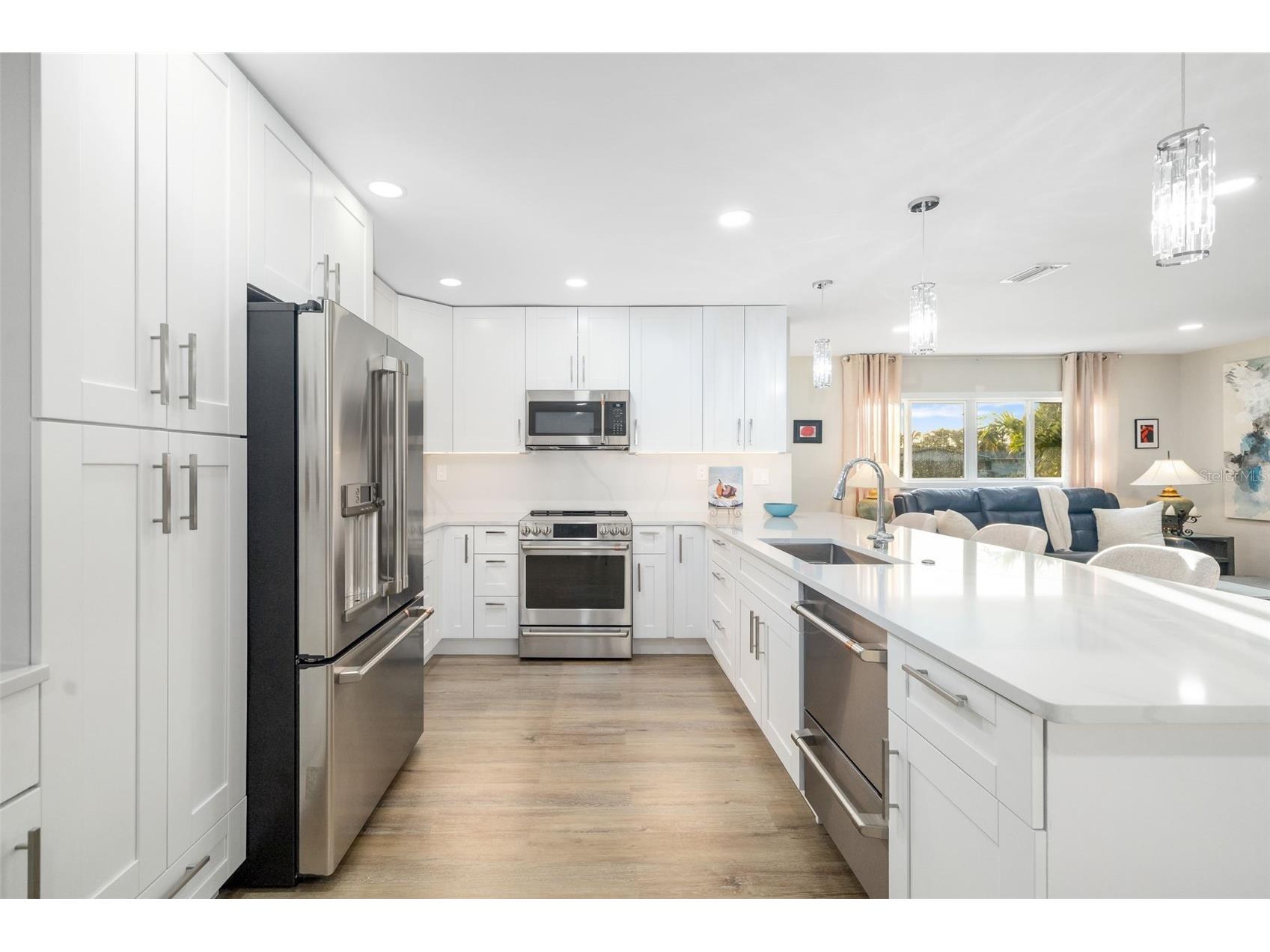 5247 Carmilfra Drive Sarasota FL 34231 - PHILLIPPI CREEK A4678319 image10