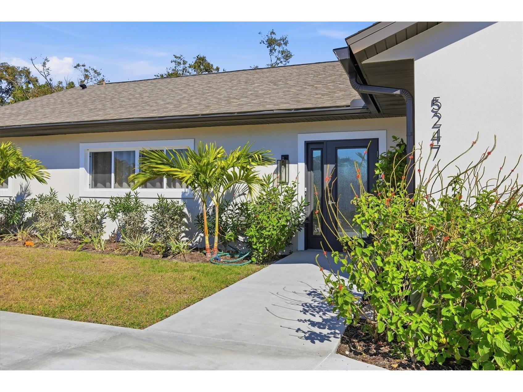 5247 Carmilfra Drive Sarasota FL 34231 A4681052 image1
