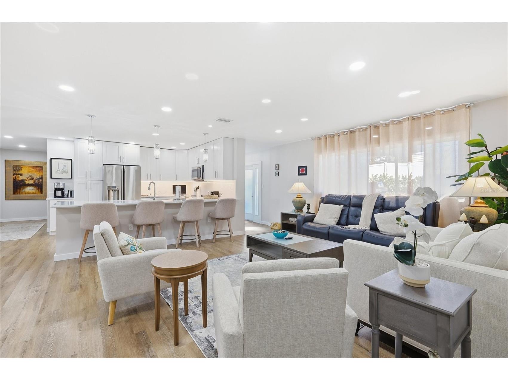 5247 Carmilfra Drive Sarasota FL 34231 A4681052 image2