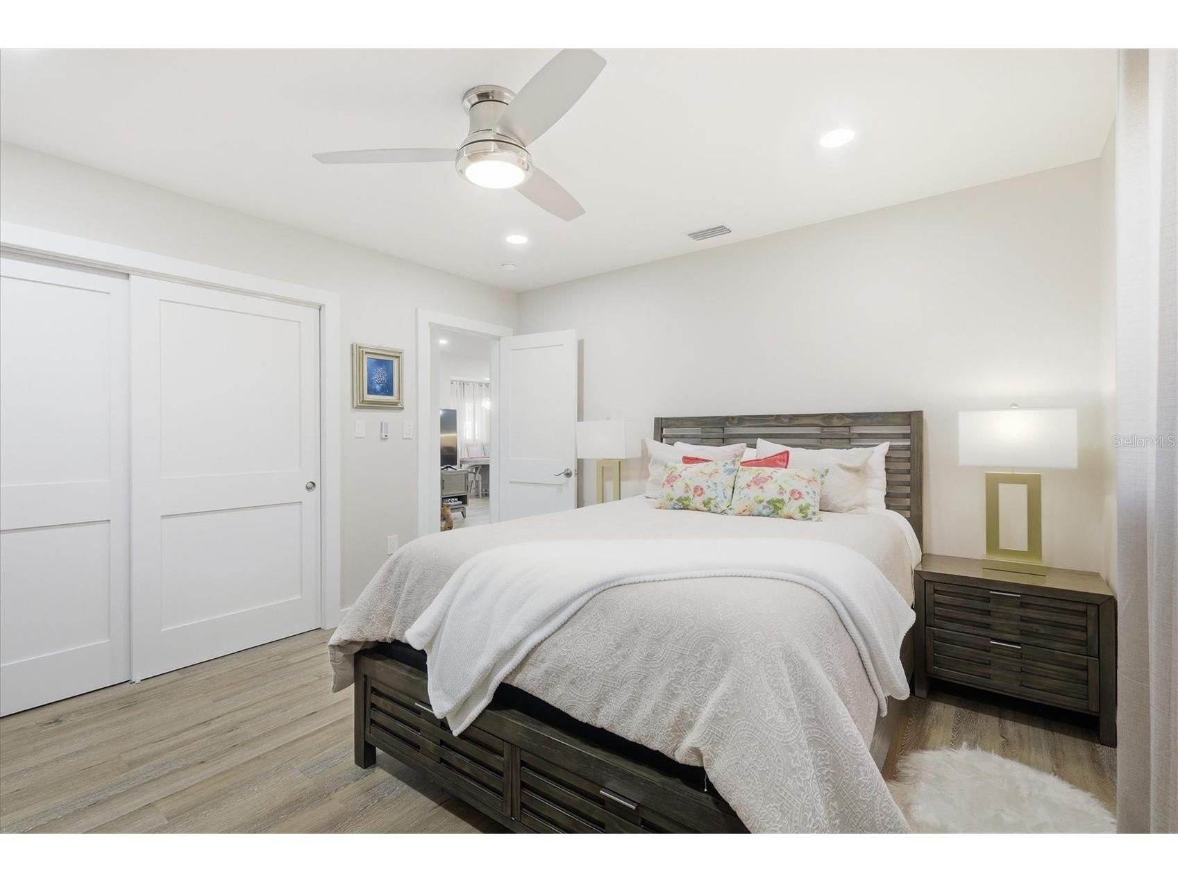 5247 Carmilfra Drive Sarasota FL 34231 A4681052 image23