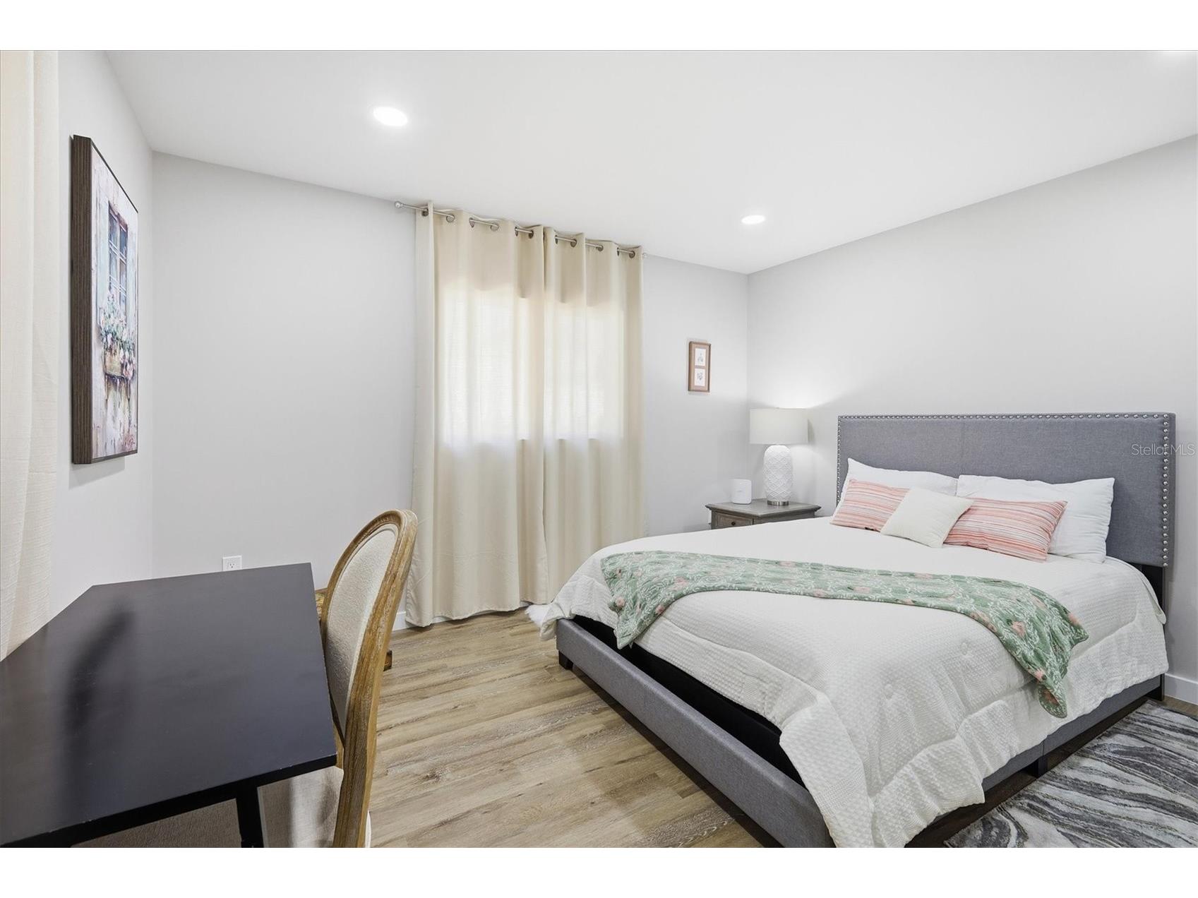 5247 Carmilfra Drive Sarasota FL 34231 A4681052 image24