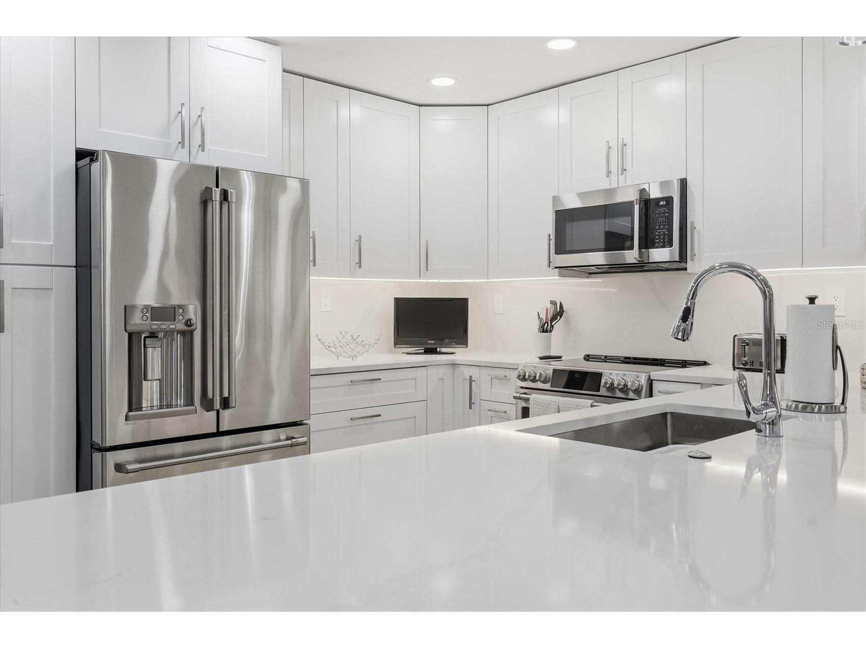 5247 Carmilfra Drive Sarasota FL 34231 A4681052 image7