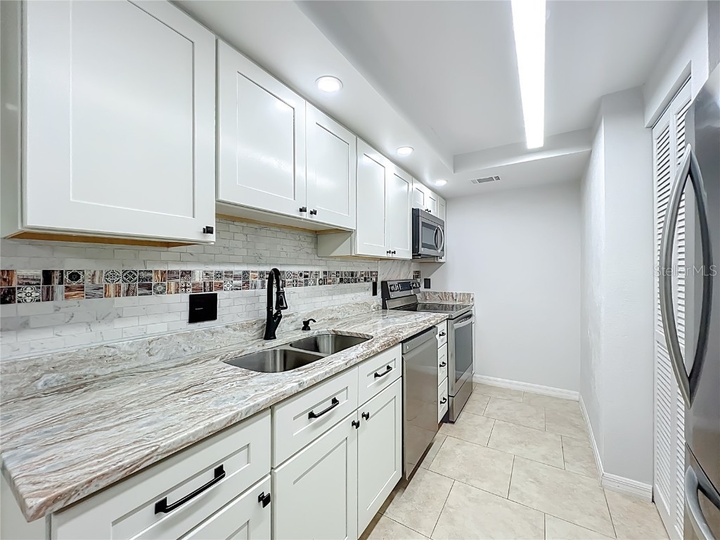 5249 Vineland Road Orlando FL 32811 O6354070 image15