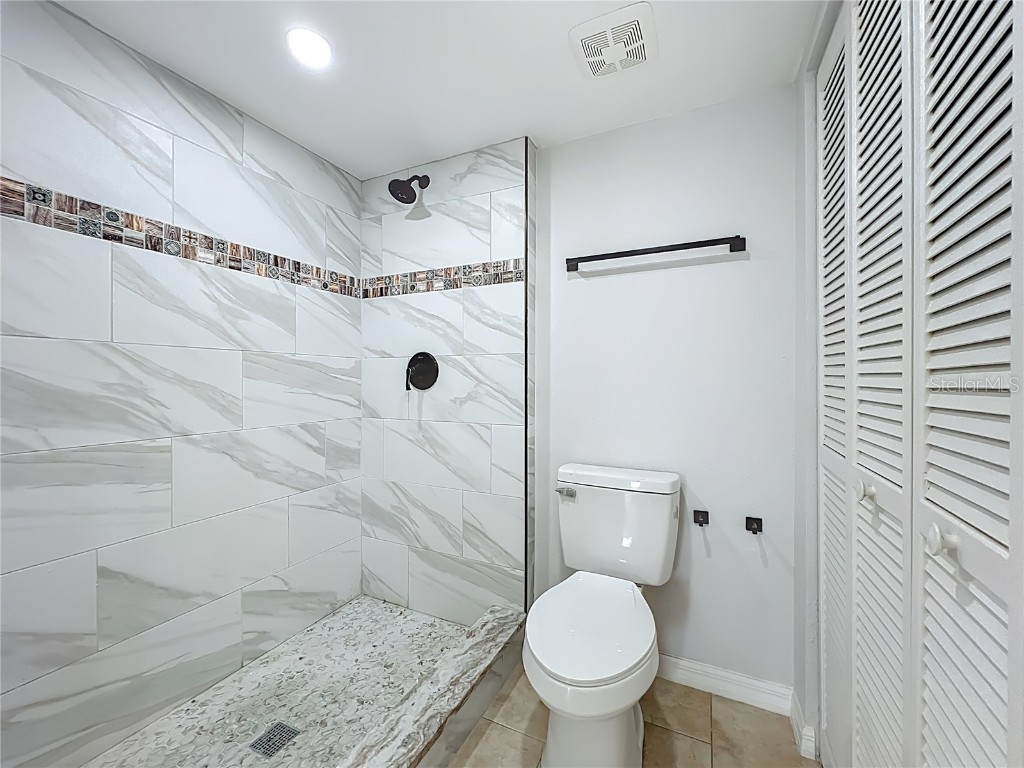 5249 Vineland Road Orlando FL 32811 O6354070 image24