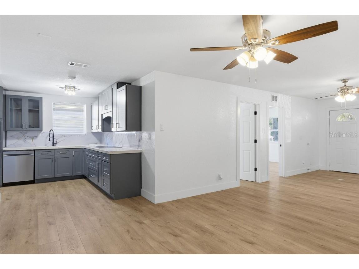 525 27th Avenue S Saint Petersburg FL 33705 TB8452069 image10