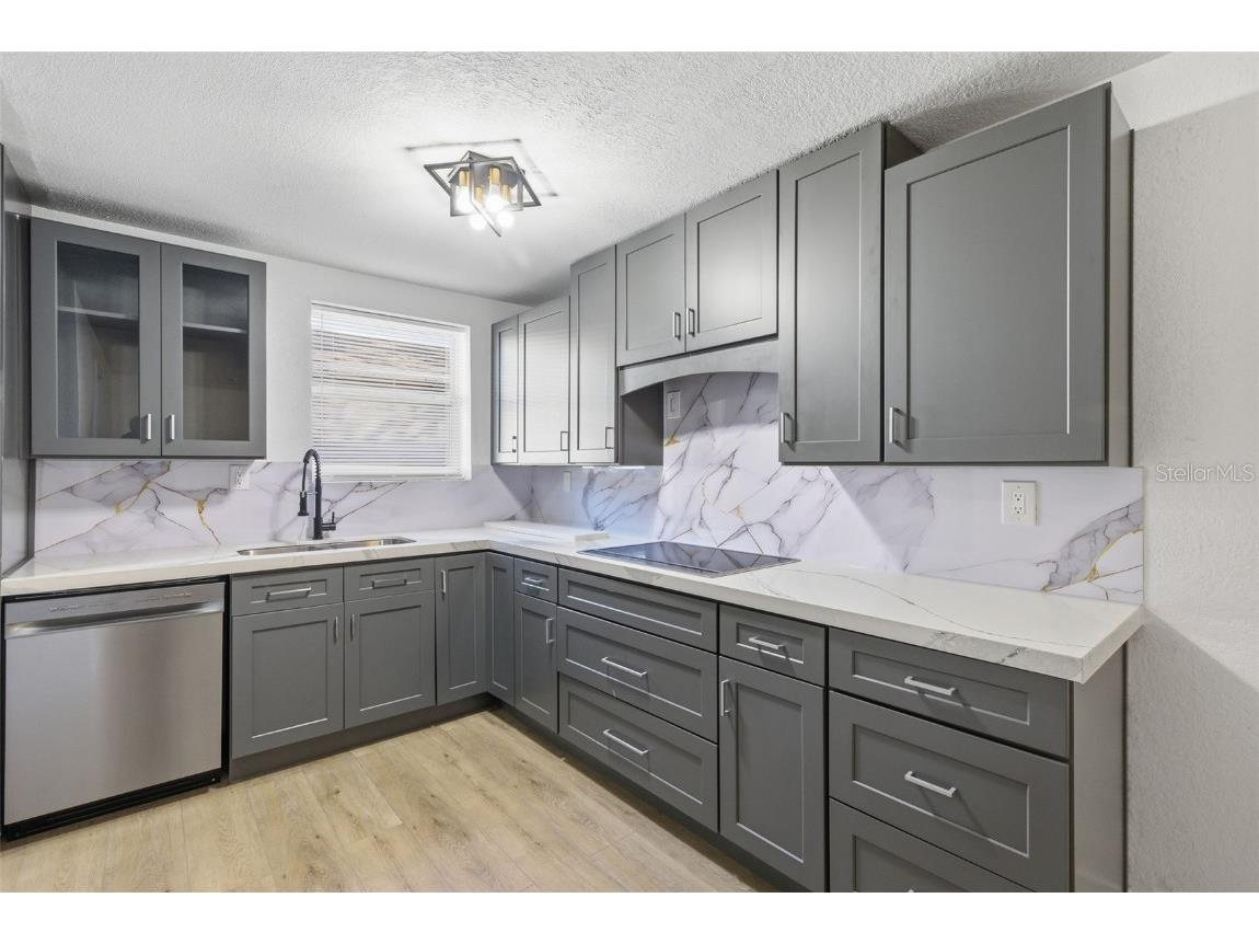 525 27th Avenue S Saint Petersburg FL 33705 TB8452069 image11