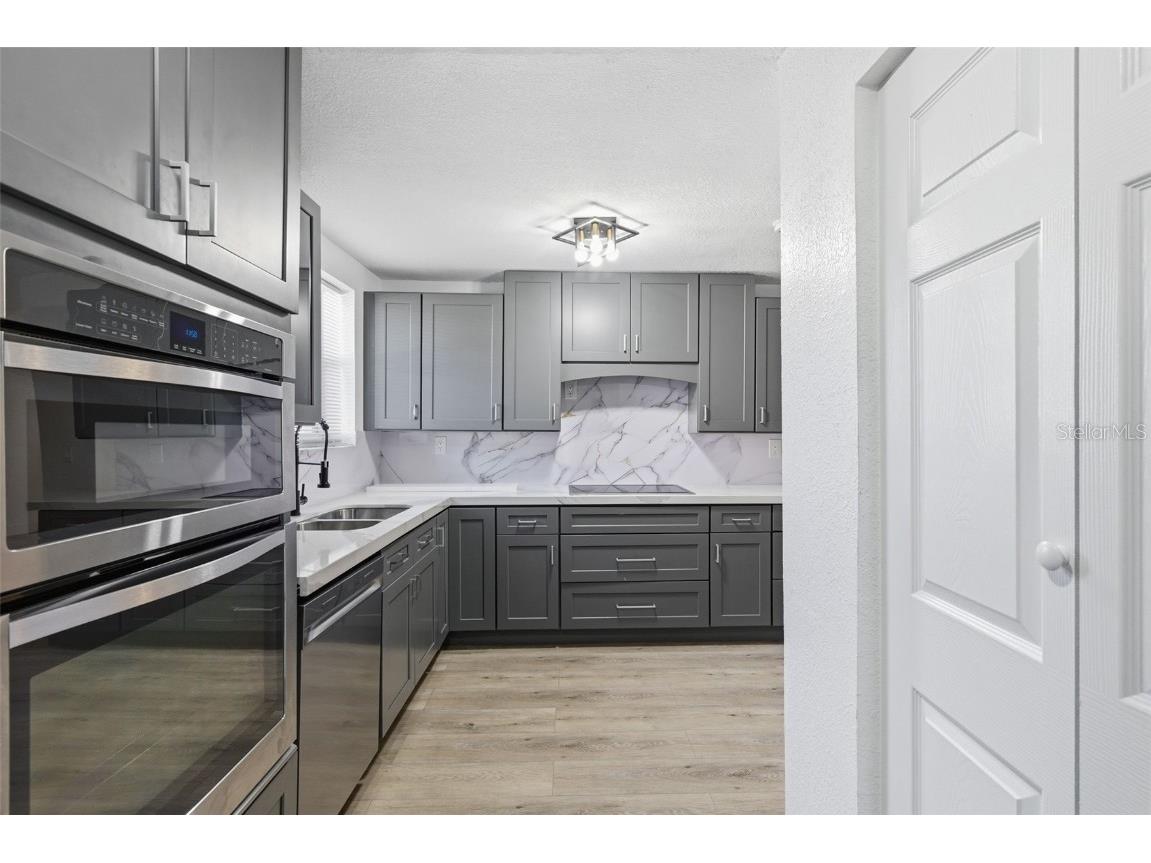 525 27th Avenue S Saint Petersburg FL 33705 TB8452069 image13