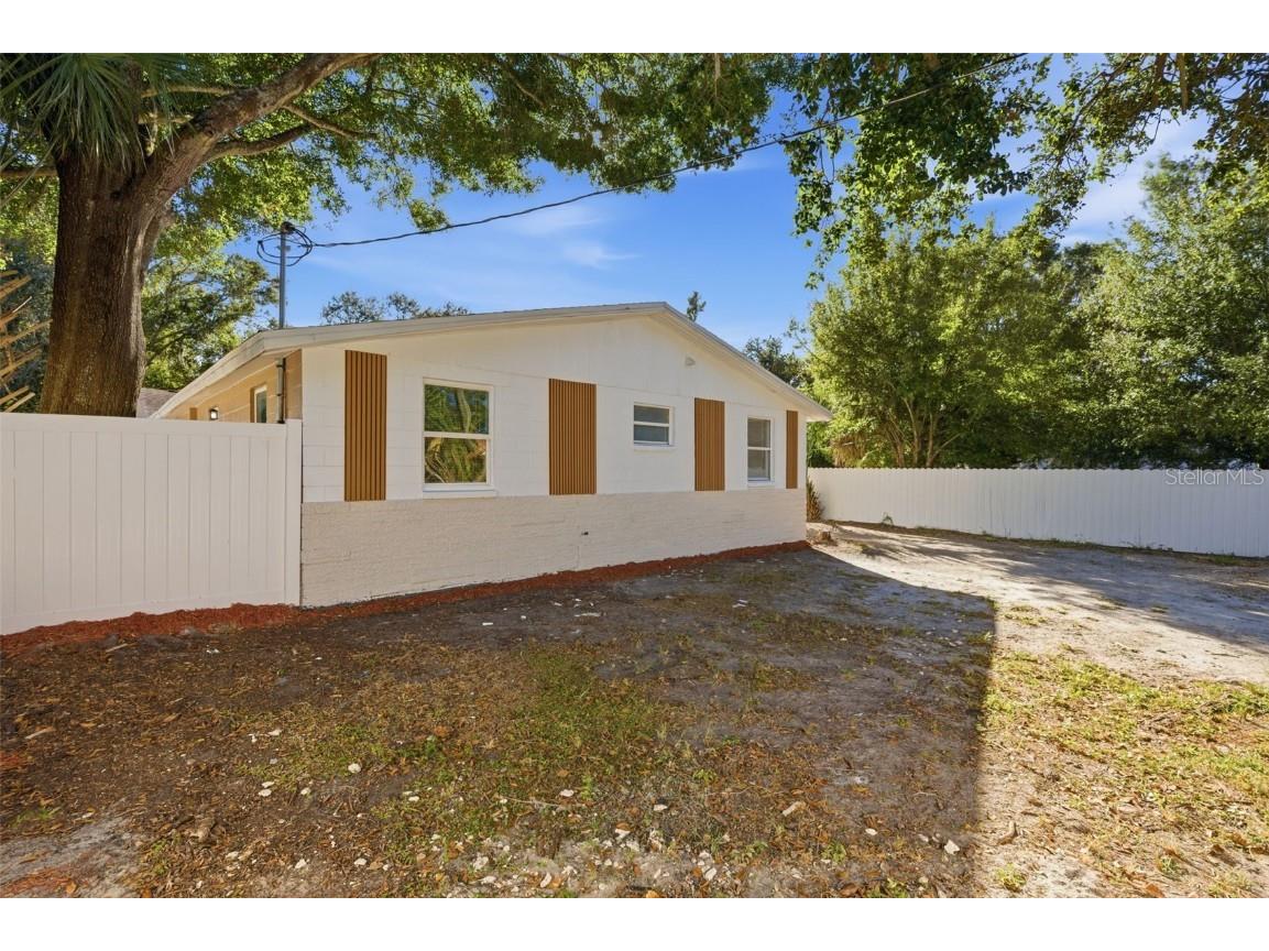 525 27th Avenue S Saint Petersburg FL 33705 TB8452069 image42