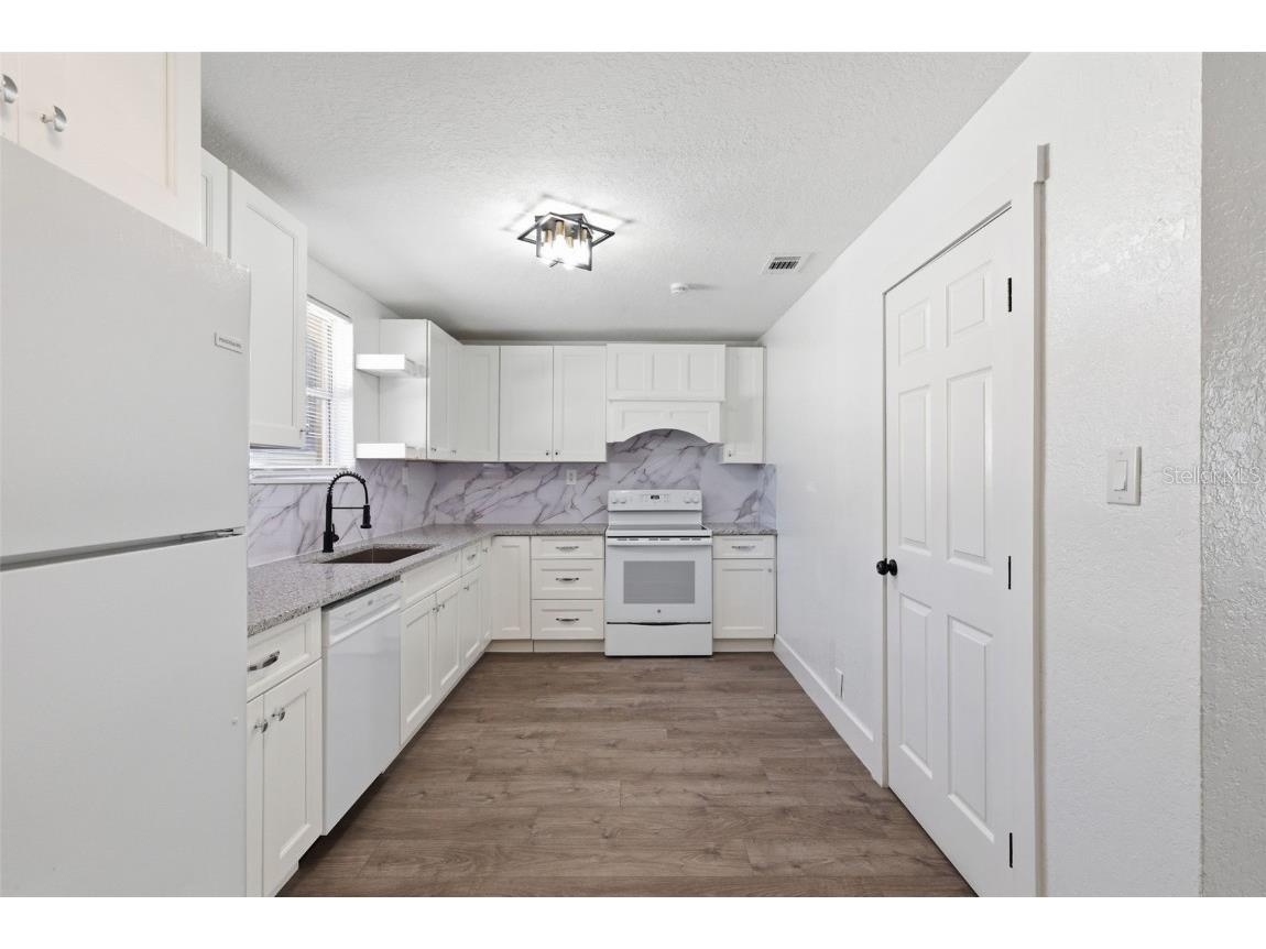 525 27th Avenue S Saint Petersburg FL 33705 TB8452069 image51