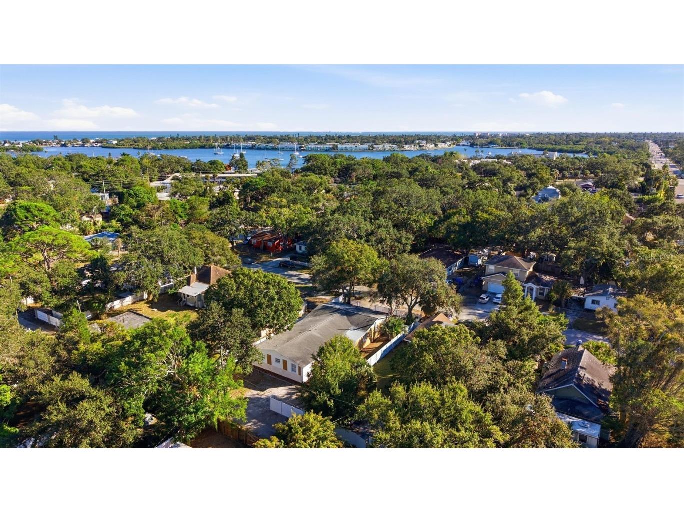 525 27th Avenue S Saint Petersburg FL 33705 TB8452069 image59