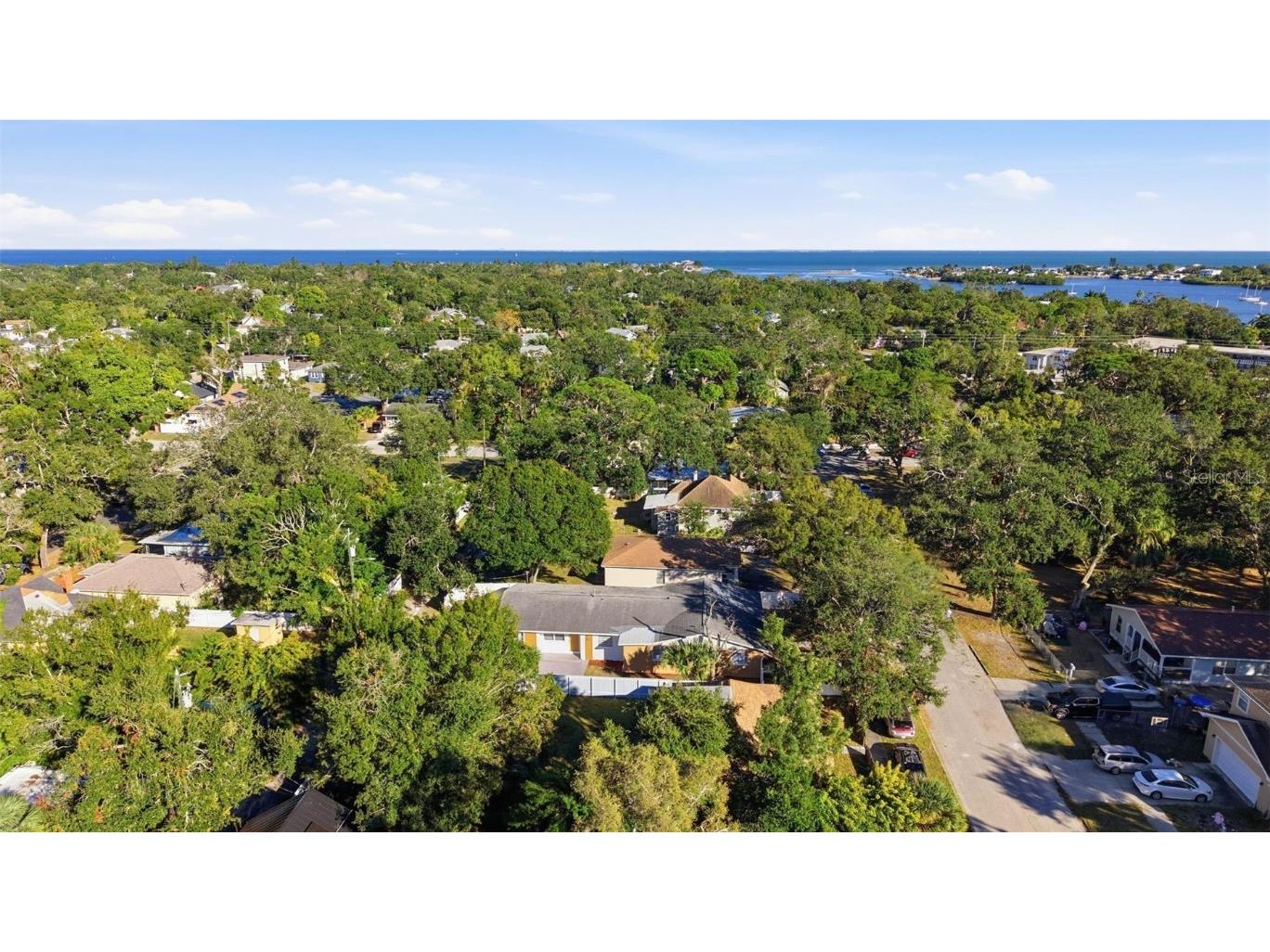 525 27th Avenue S Saint Petersburg FL 33705 TB8452069 image60