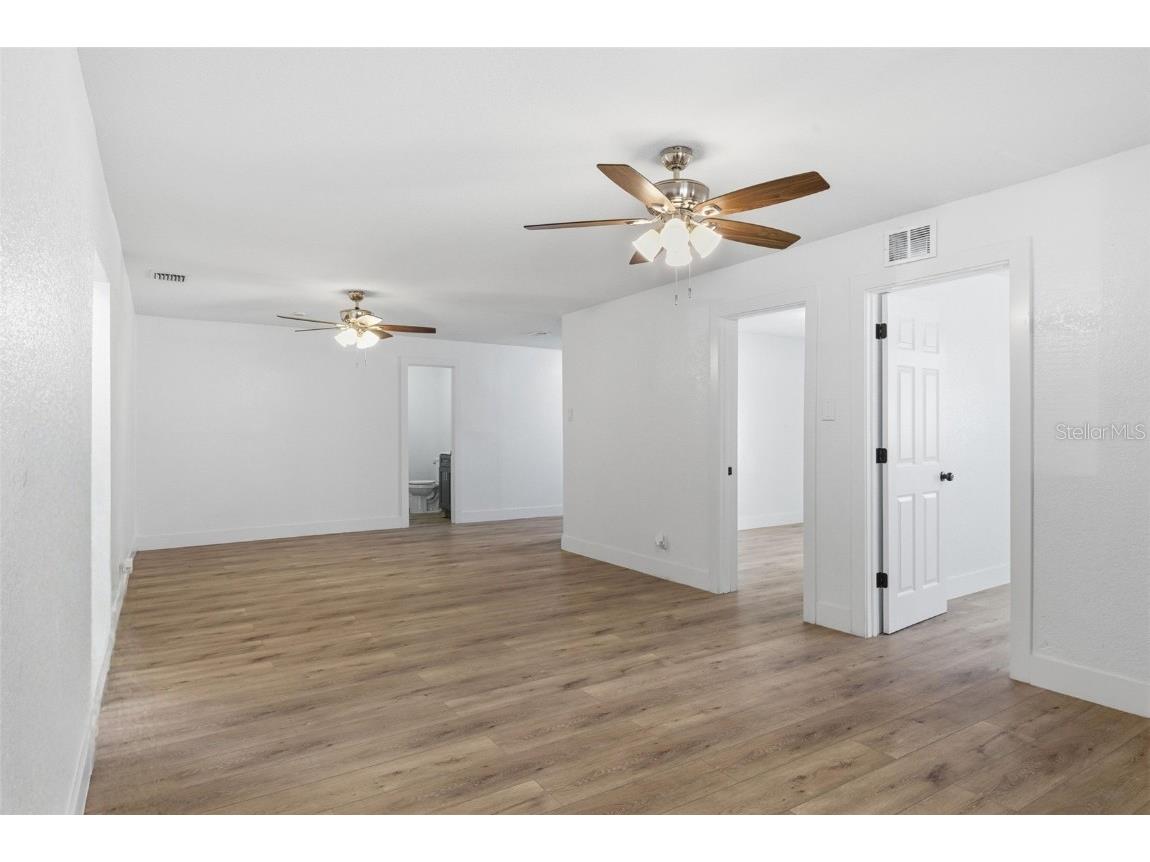 525 27th Avenue S Saint Petersburg FL 33705 TB8452069 image7