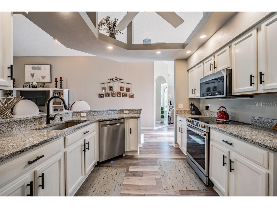 525 Bent Oak Court Spring Hill FL 34609 TB8440840 image32