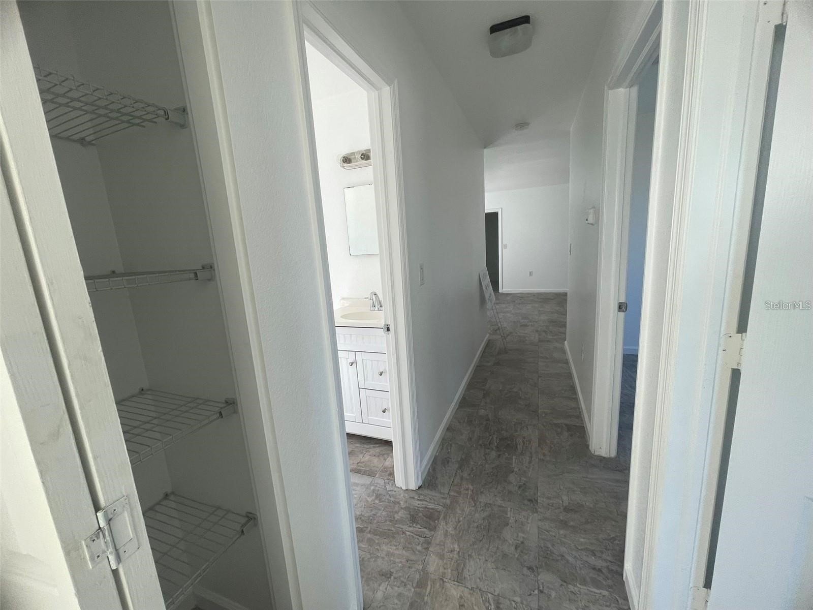 525 E Helen Avenue Punta Gorda FL 33950 A4698118 image4