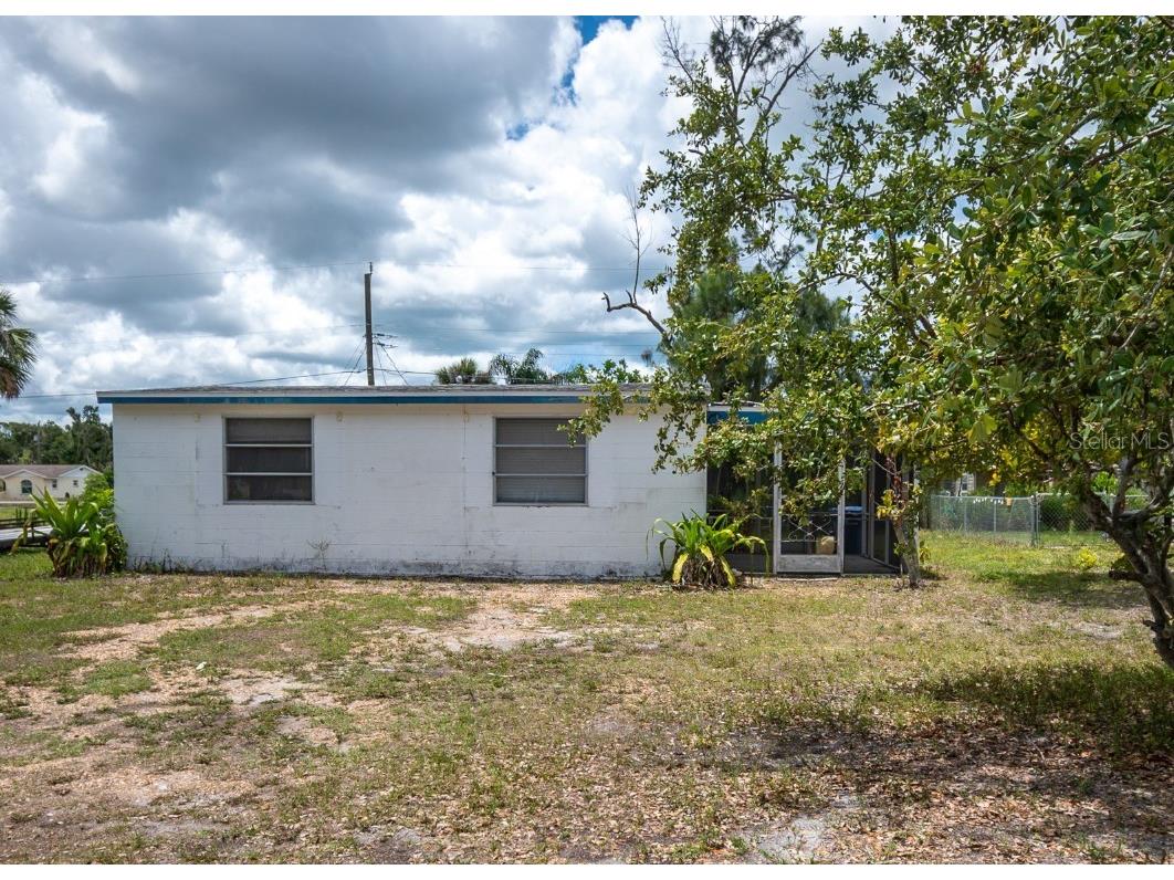 525 Edwards Street Englewood FL 34223 D6130890 image1