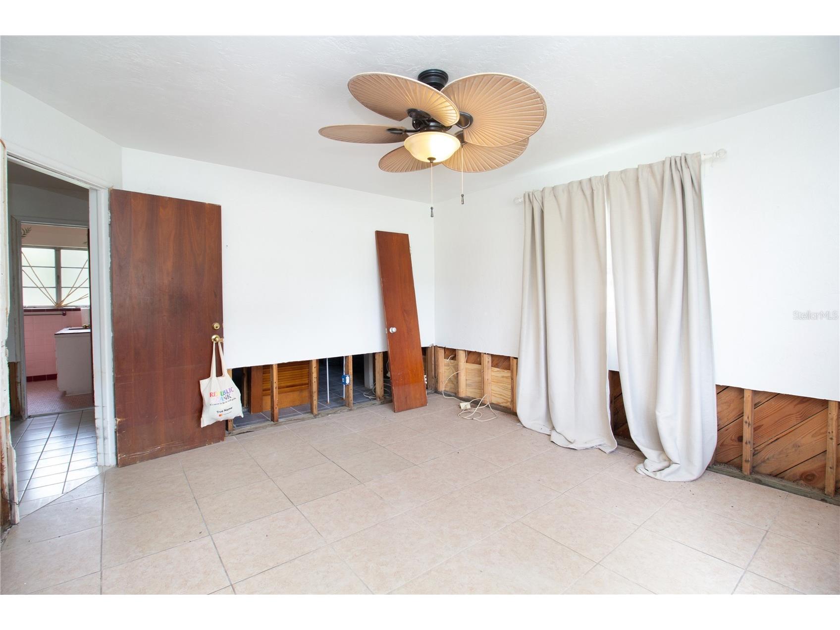 525 Hampton Avenue NE Saint Petersburg FL 33703 TB8525645 image13