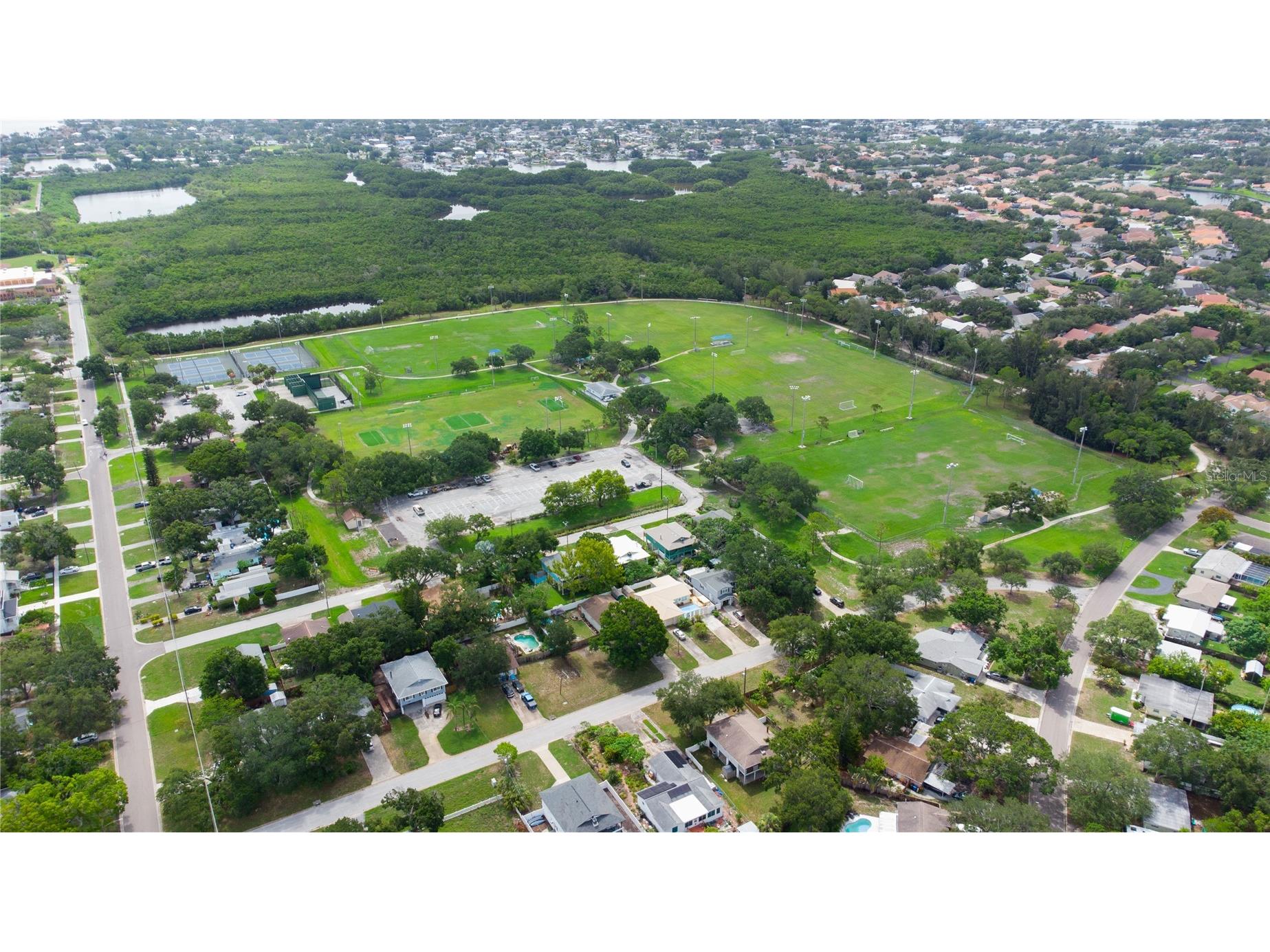525 Hampton Avenue NE Saint Petersburg FL 33703 TB8525645 image27