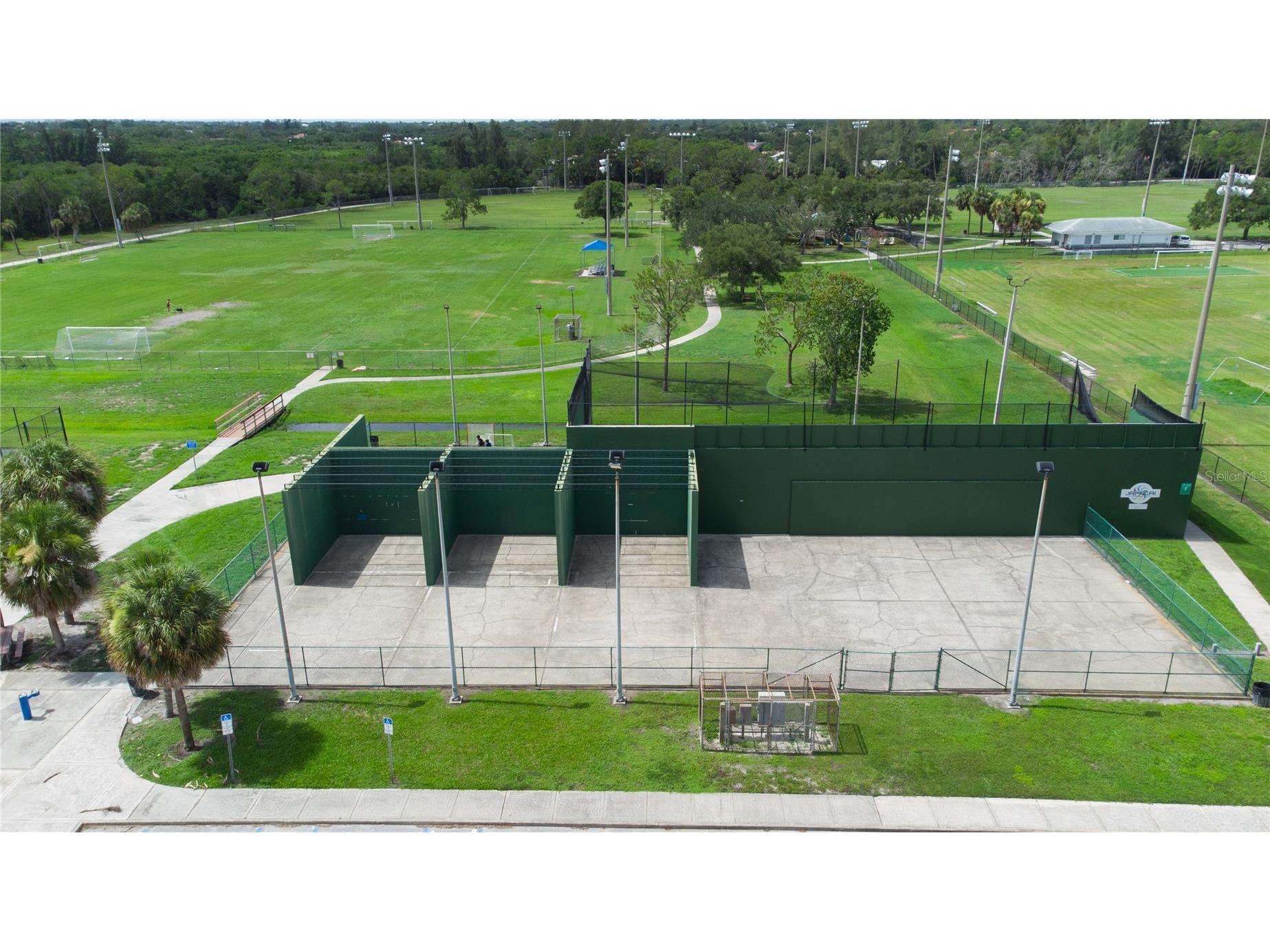 525 Hampton Avenue NE Saint Petersburg FL 33703 TB8525645 image28