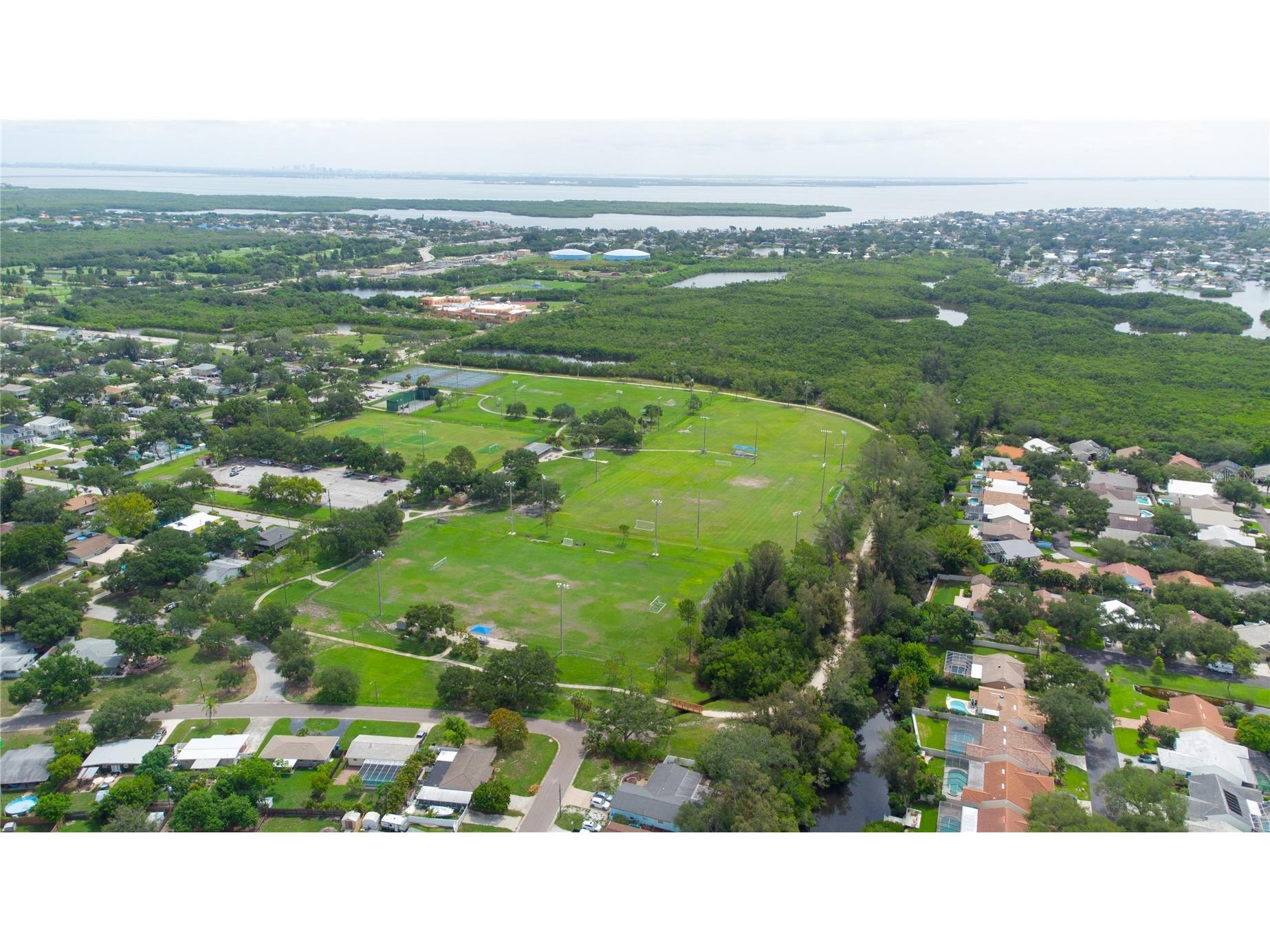 525 Hampton Avenue NE Saint Petersburg FL 33703 TB8525645 image31
