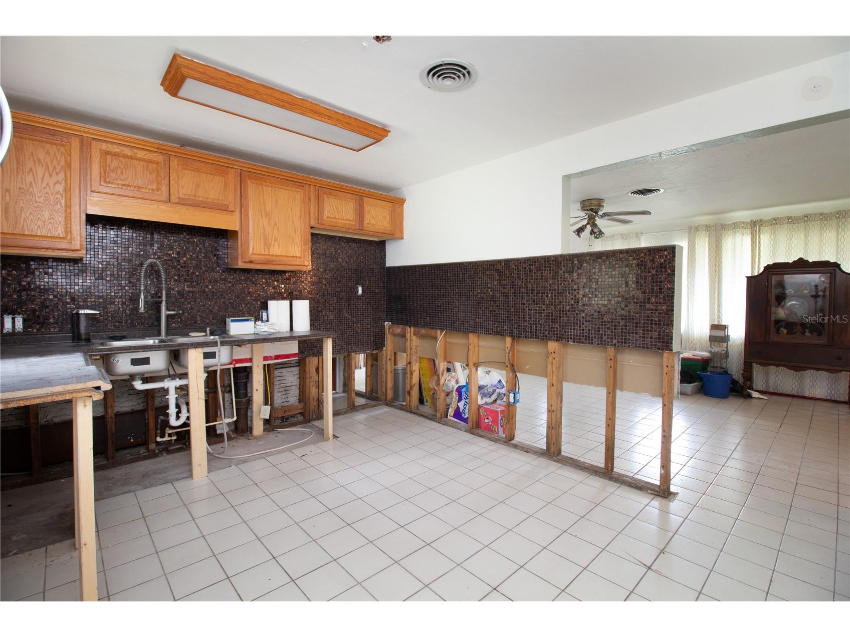 525 Hampton Avenue NE Saint Petersburg FL 33703 TB8525645 image7