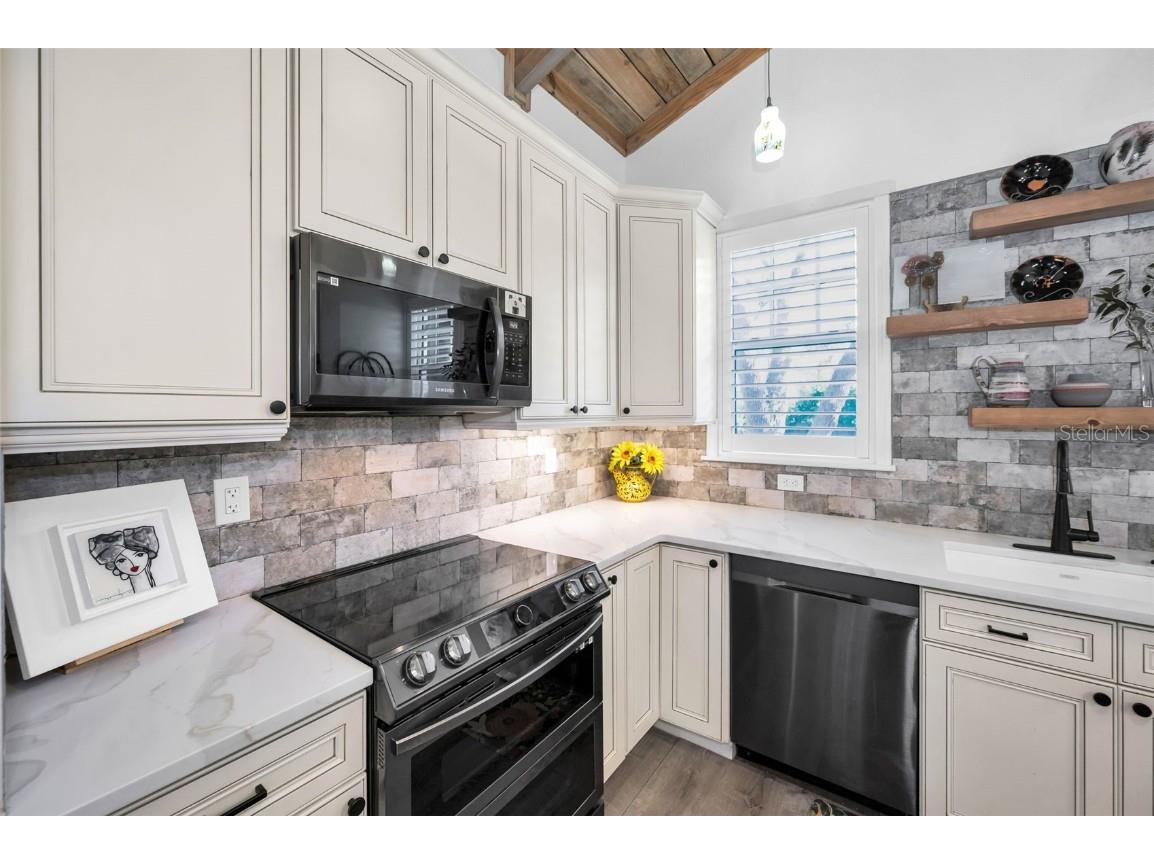 525 Lexington Street Dunedin FL 34698 TB8437868 image14