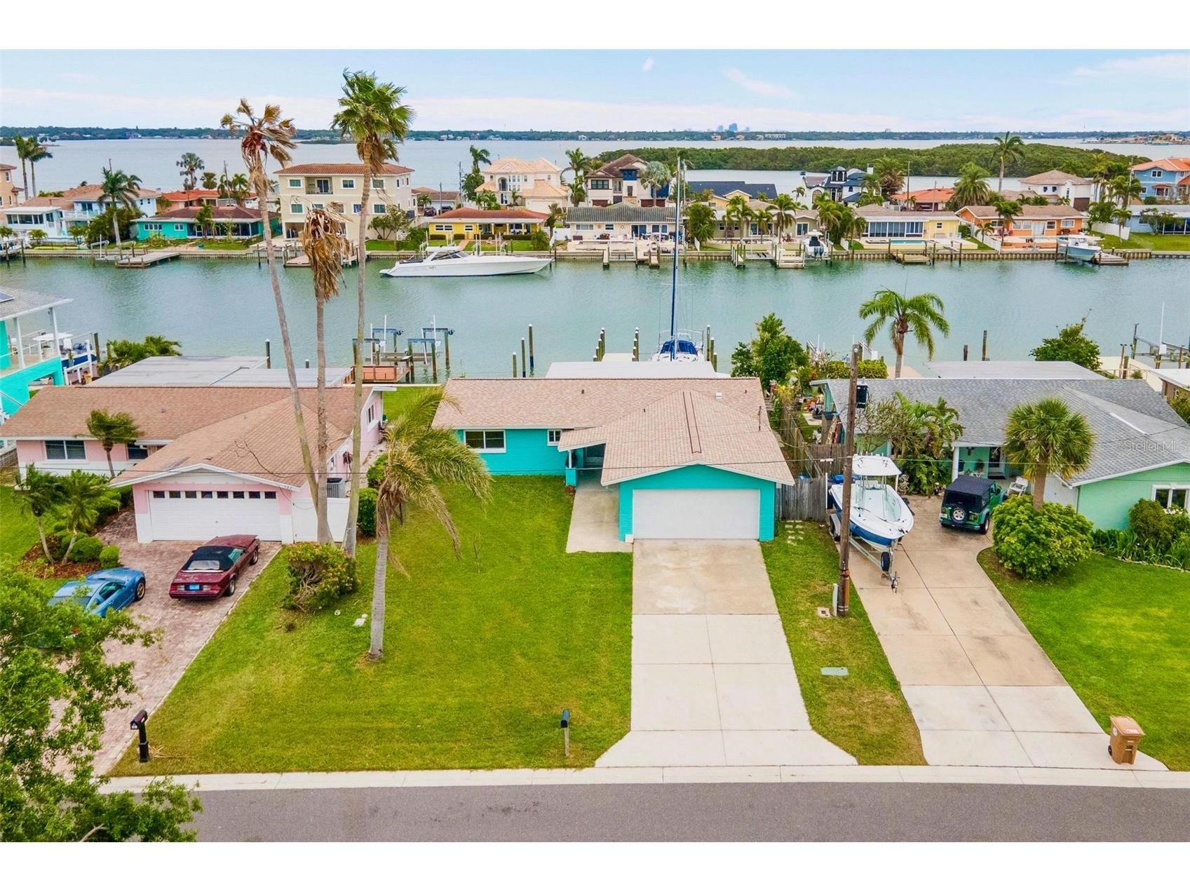 525 Lillian Drive Madeira Beach FL 33708 TB8376063 image1