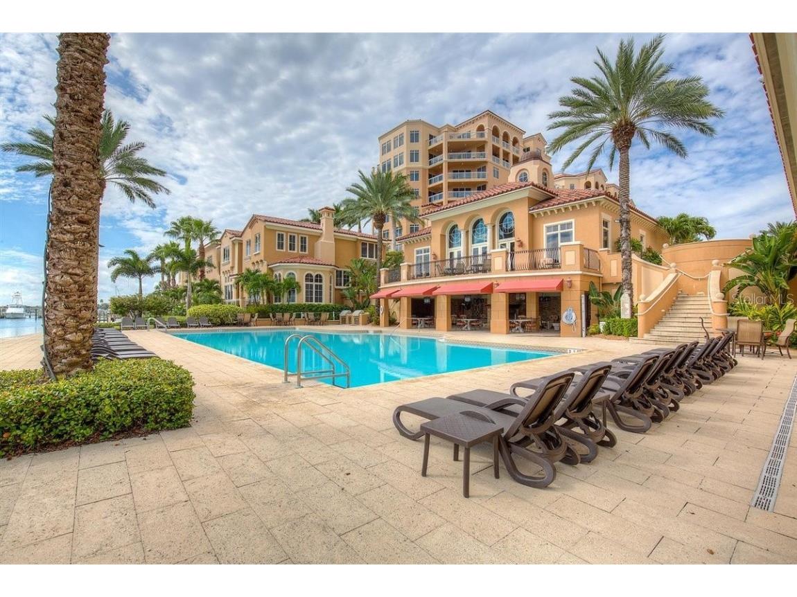525 Mandalay Avenue #34 Clearwater FL 33767 U8186113 image1