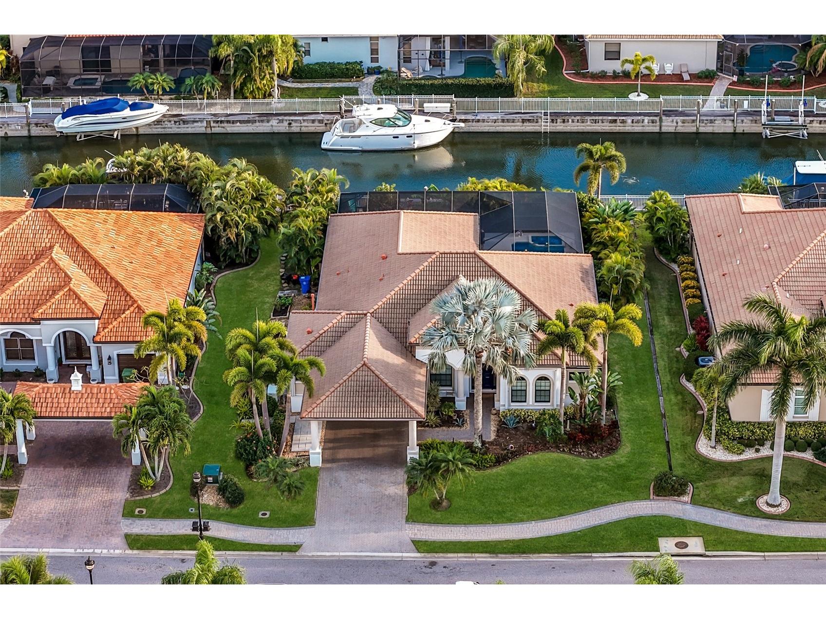 525 Mast Drive Bradenton FL 34208 A4671750 image1