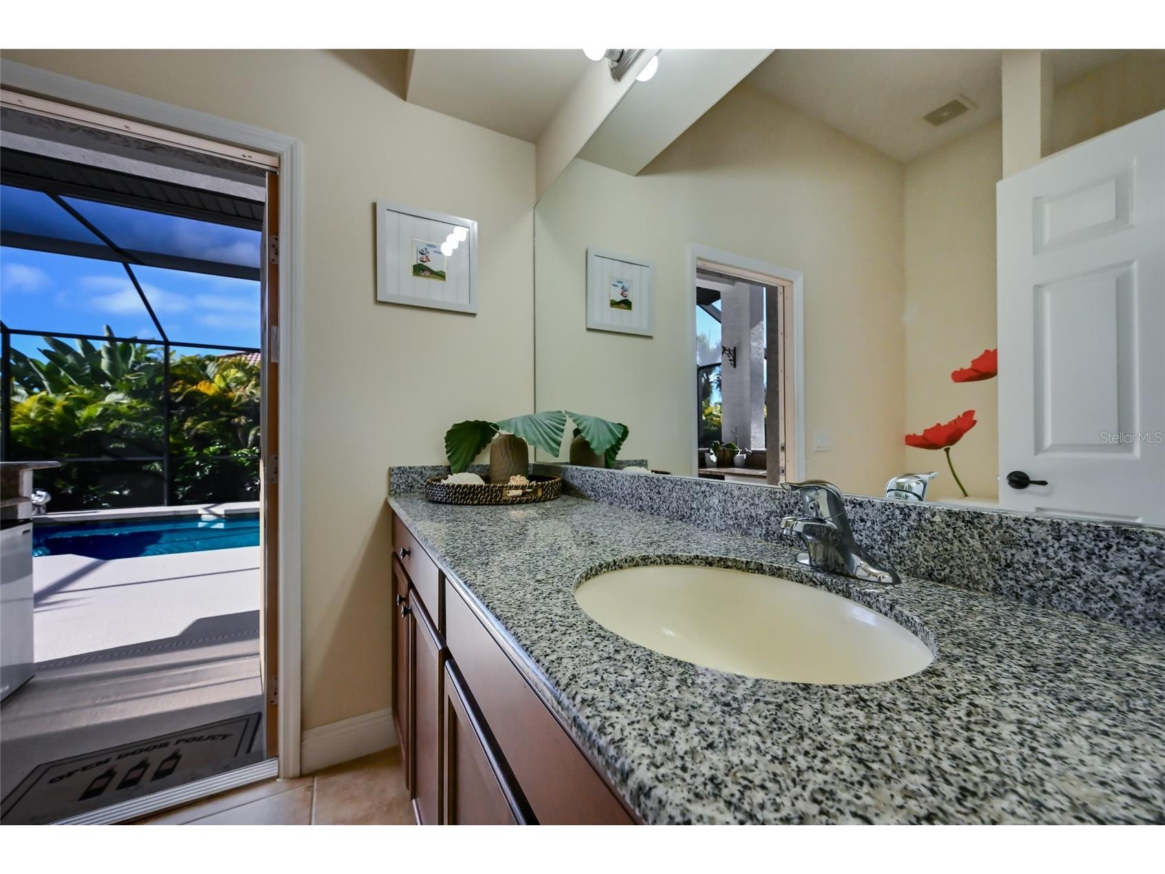 525 Mast Drive Bradenton FL 34208 A4671750 image27