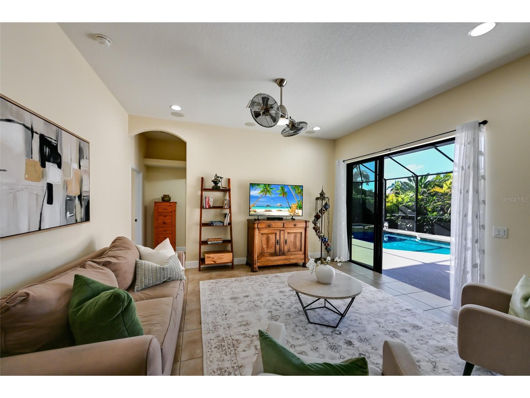 525 Mast Drive Bradenton FL 34208 A4671750 image8