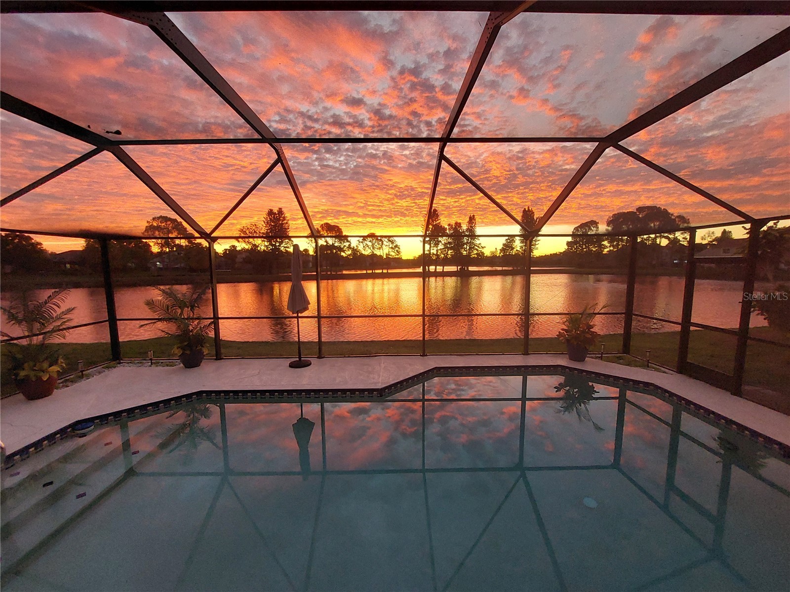 525 Moreno Circle NE Saint Petersburg FL 33703 TB8495078 image2