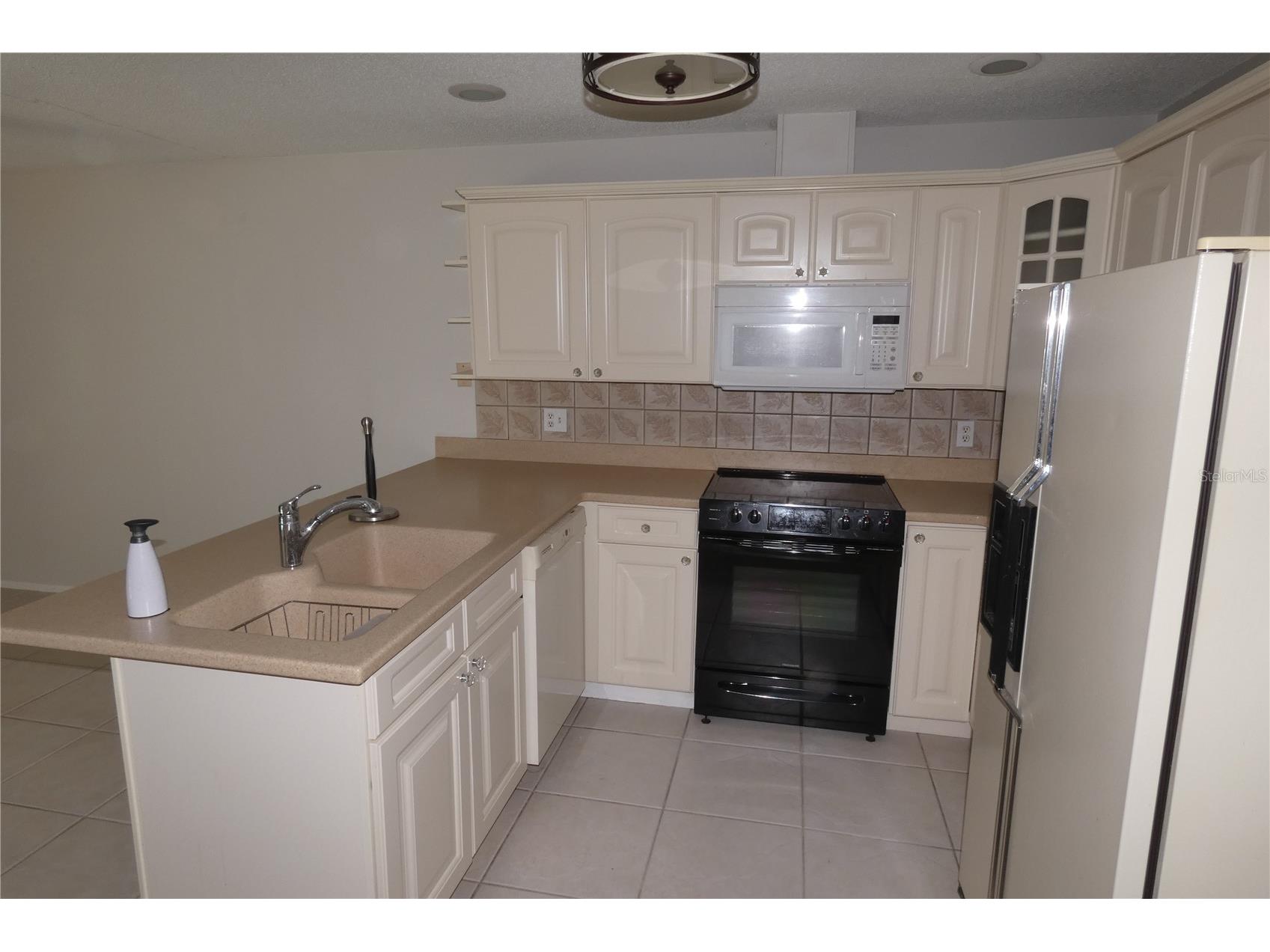 525 Moreno Circle NE Saint Petersburg FL 33703 TB8495078 image8