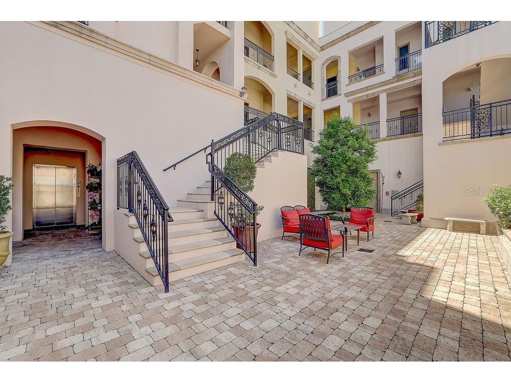 525 N Orange Avenue #202 Sarasota FL 34236 A4652931 image2