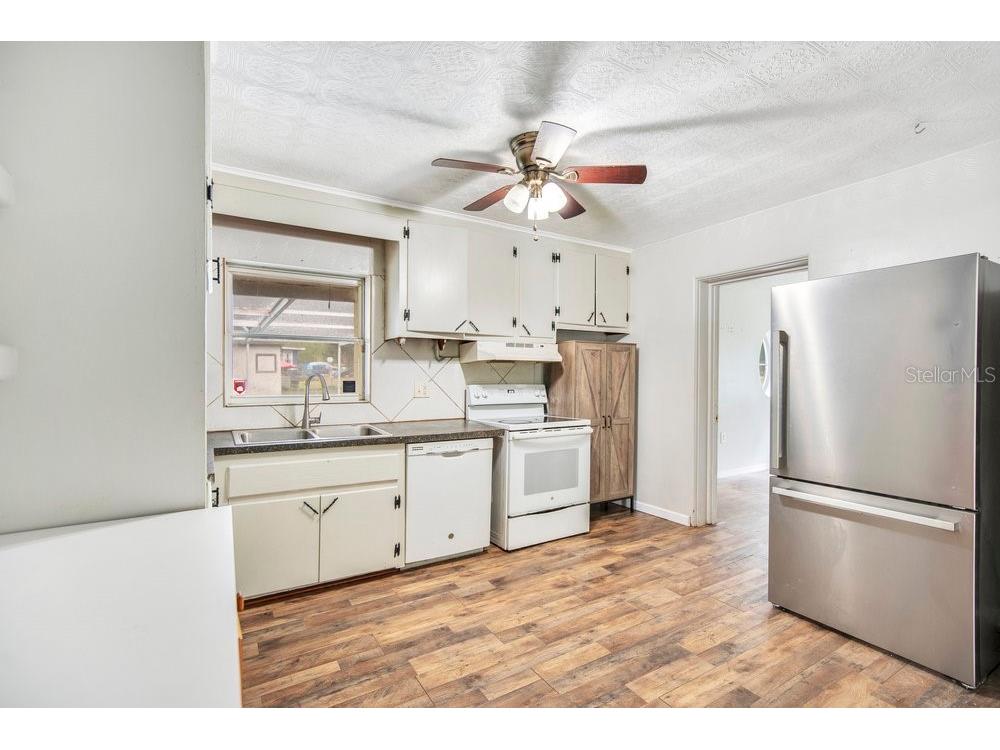 525 S Dexter Avenue Deland FL 32720 V4946149 image10