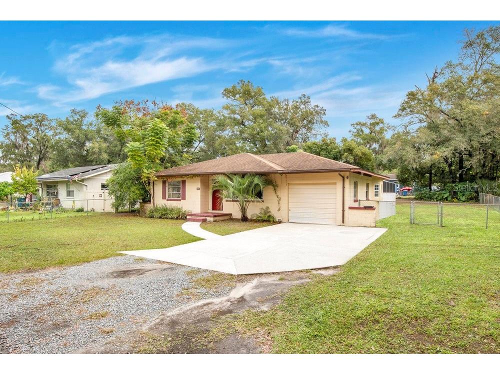 525 S Dexter Avenue Deland FL 32720 V4946149 image3