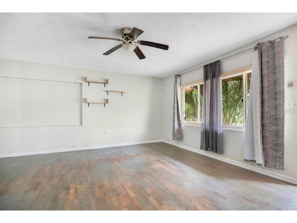 525 S Dexter Avenue Deland FL 32720 V4946149 image5