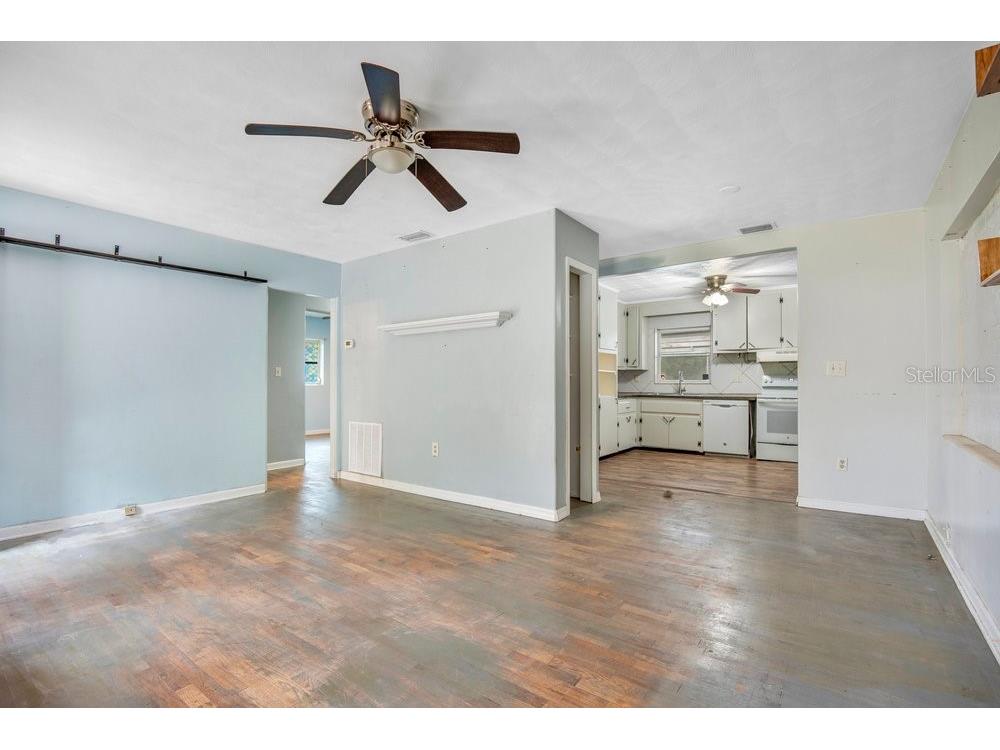 525 S Dexter Avenue Deland FL 32720 V4946149 image7