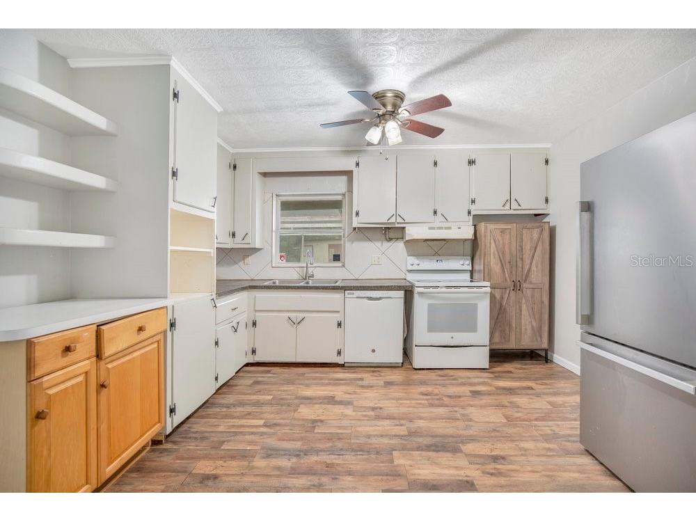 525 S Dexter Avenue Deland FL 32720 V4946149 image9