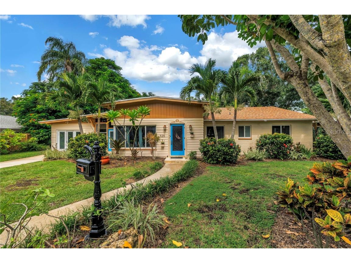 525 Villagrande Avenue S Saint Petersburg FL 33707 TB8428239 image1