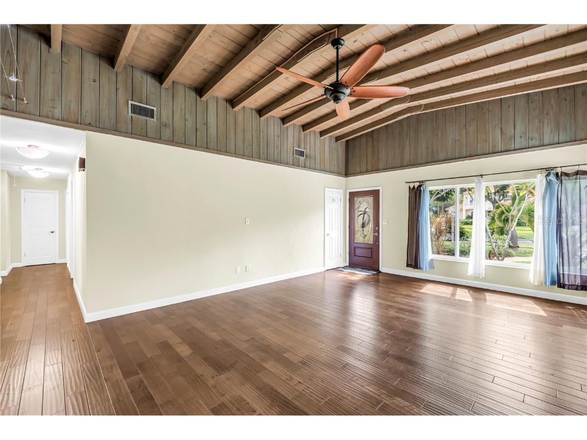 525 Villagrande Avenue S Saint Petersburg FL 33707 TB8428239 image10