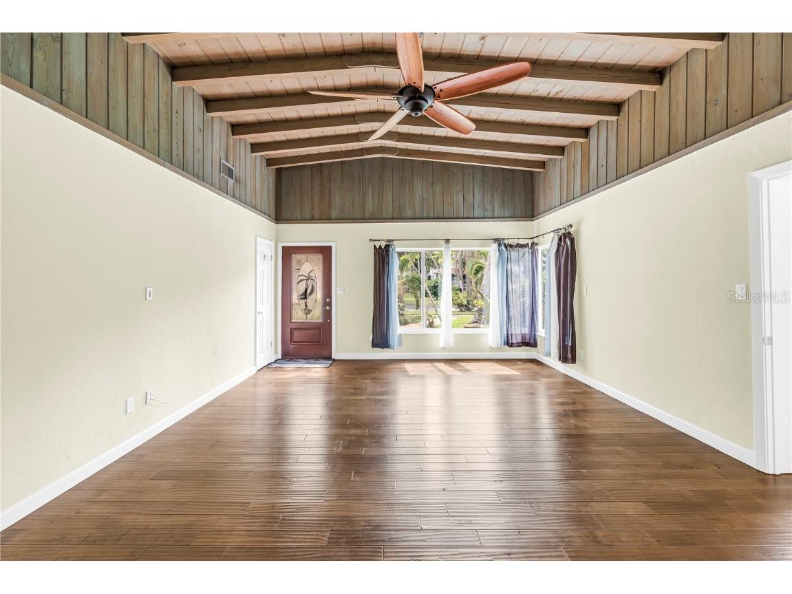 525 Villagrande Avenue S Saint Petersburg FL 33707 TB8428239 image11