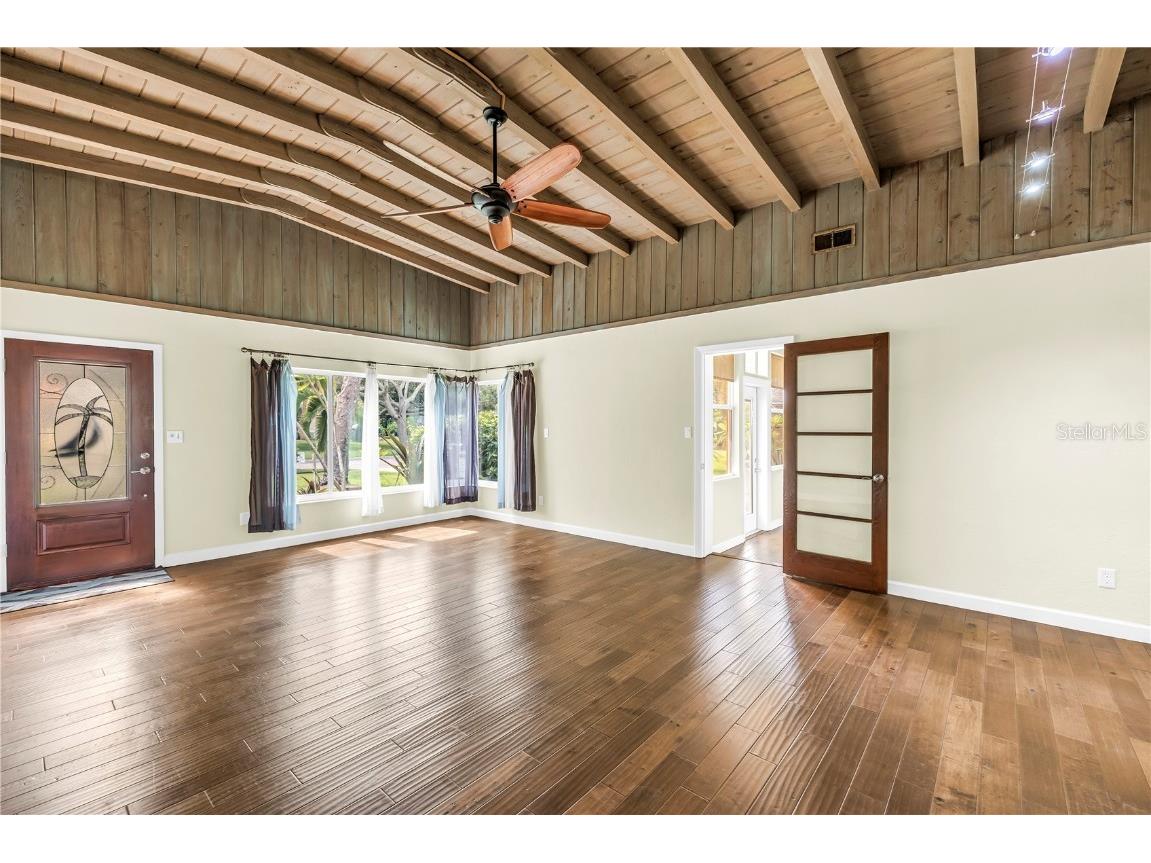 525 Villagrande Avenue S Saint Petersburg FL 33707 TB8428239 image12